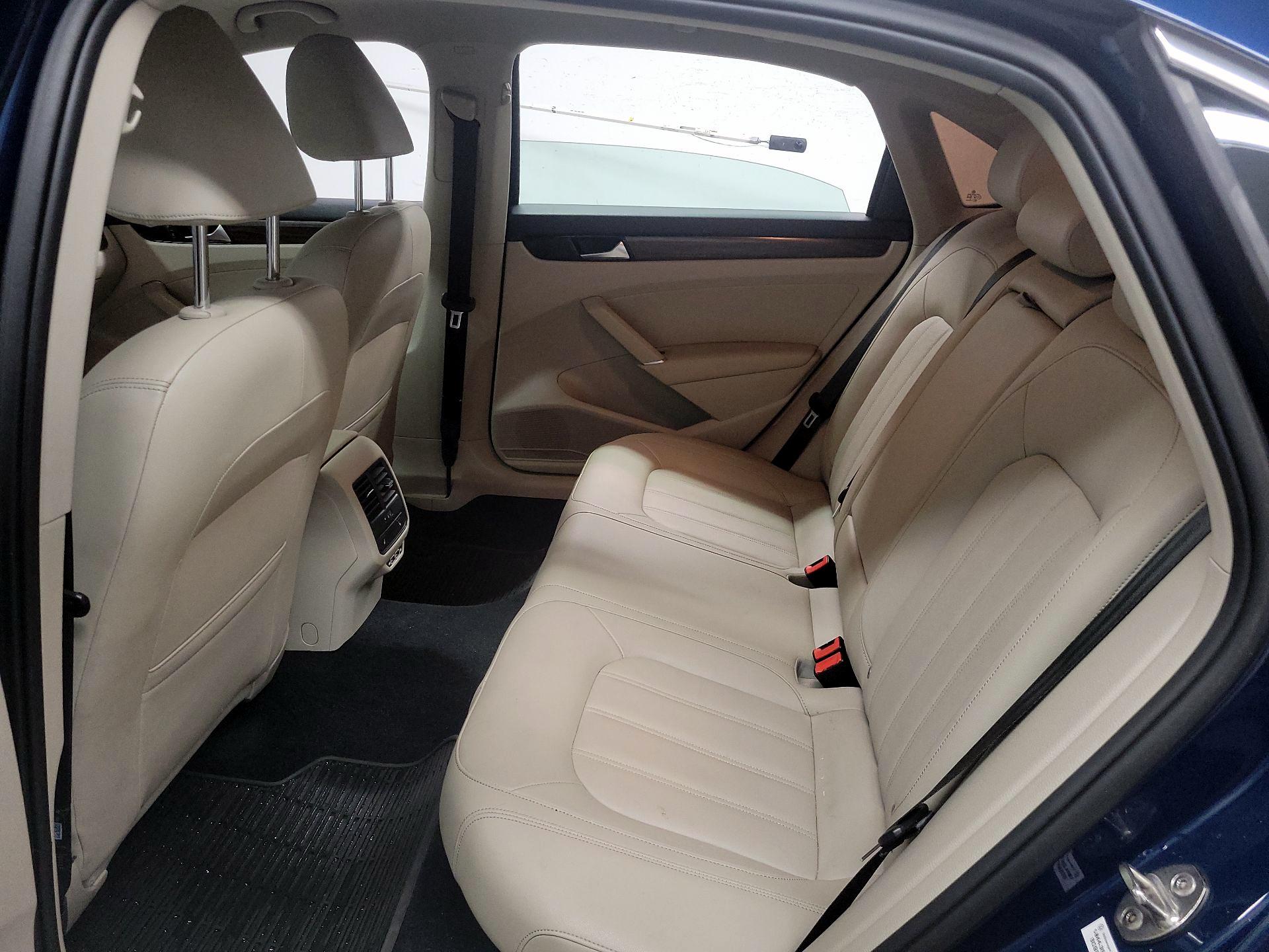 Thumbnail: 2020 Volkswagen Passat - 20