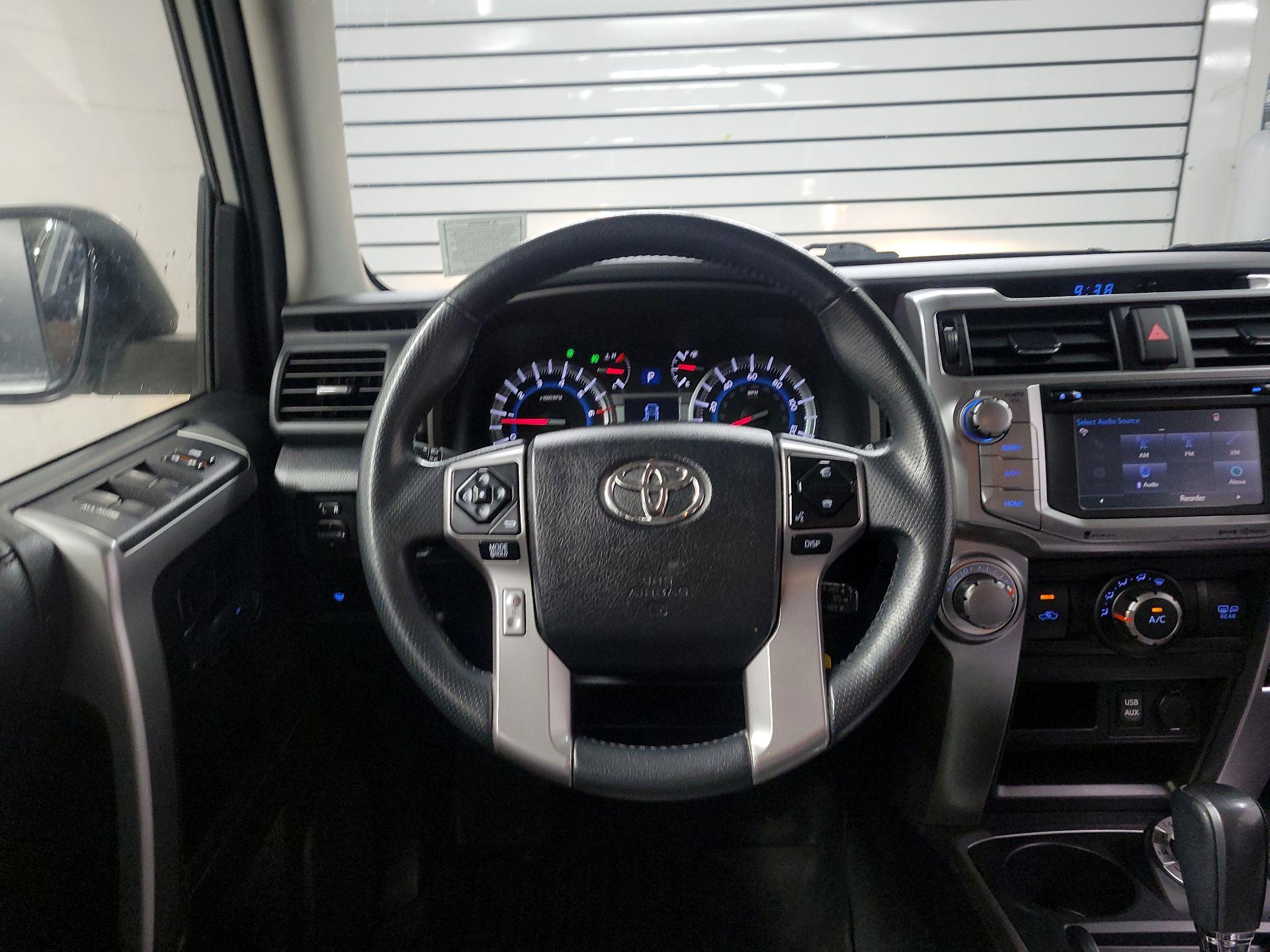 Thumbnail: 2016 Toyota 4Runner - 10