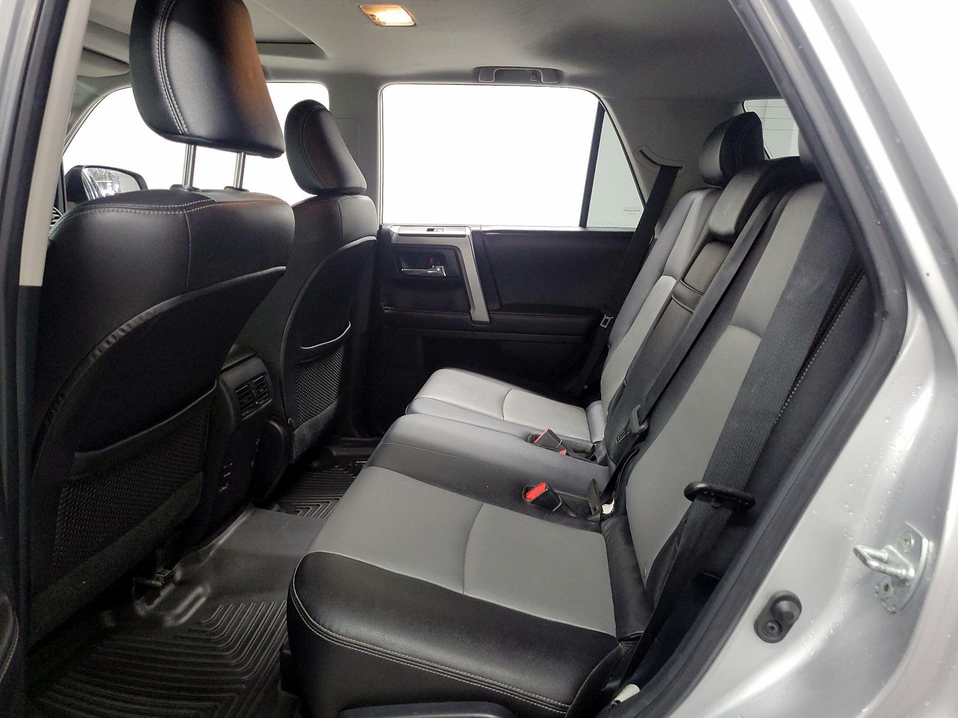 Thumbnail: 2016 Toyota 4Runner - 16