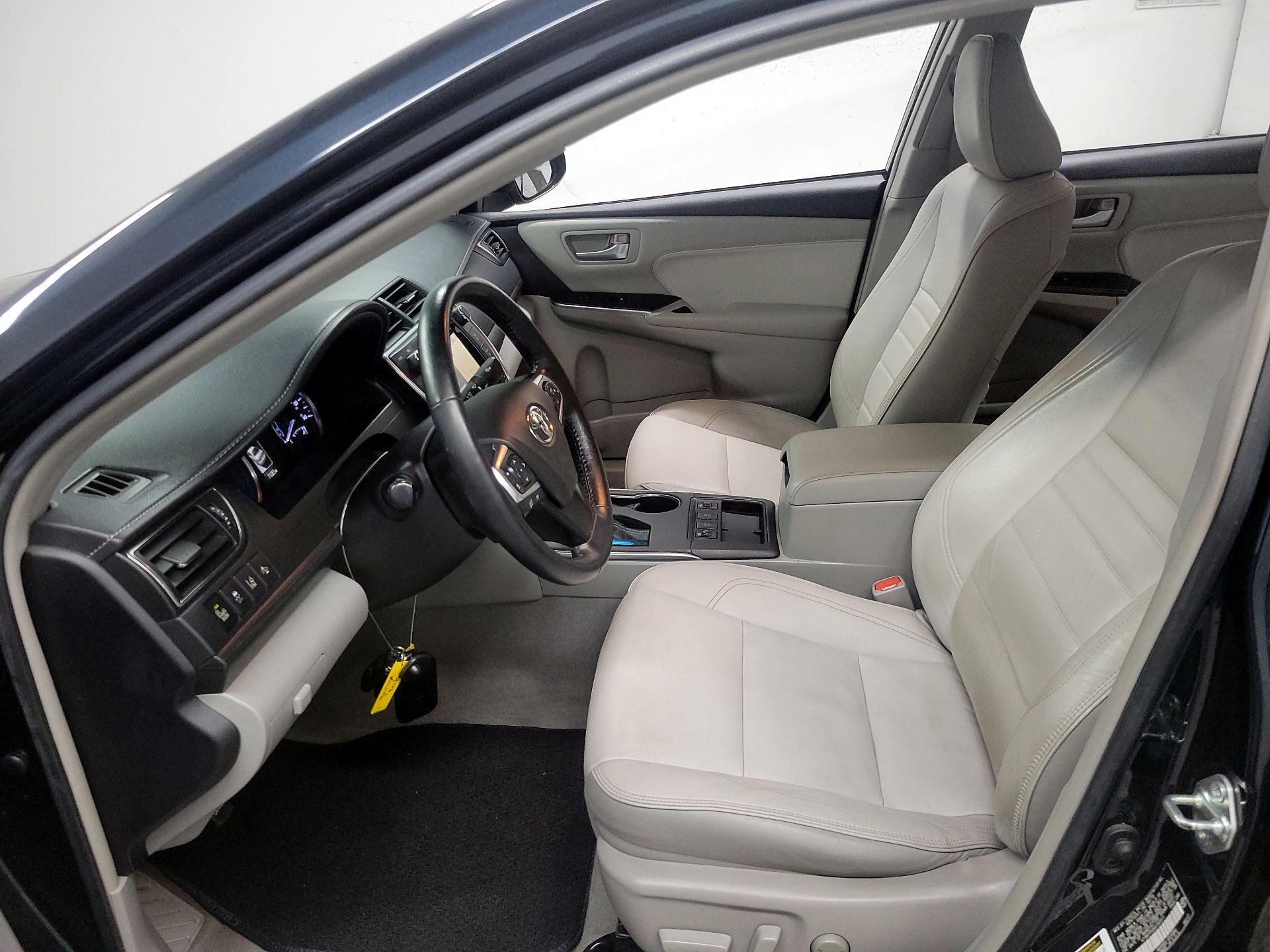 Thumbnail: 2016 Toyota Camry - 11