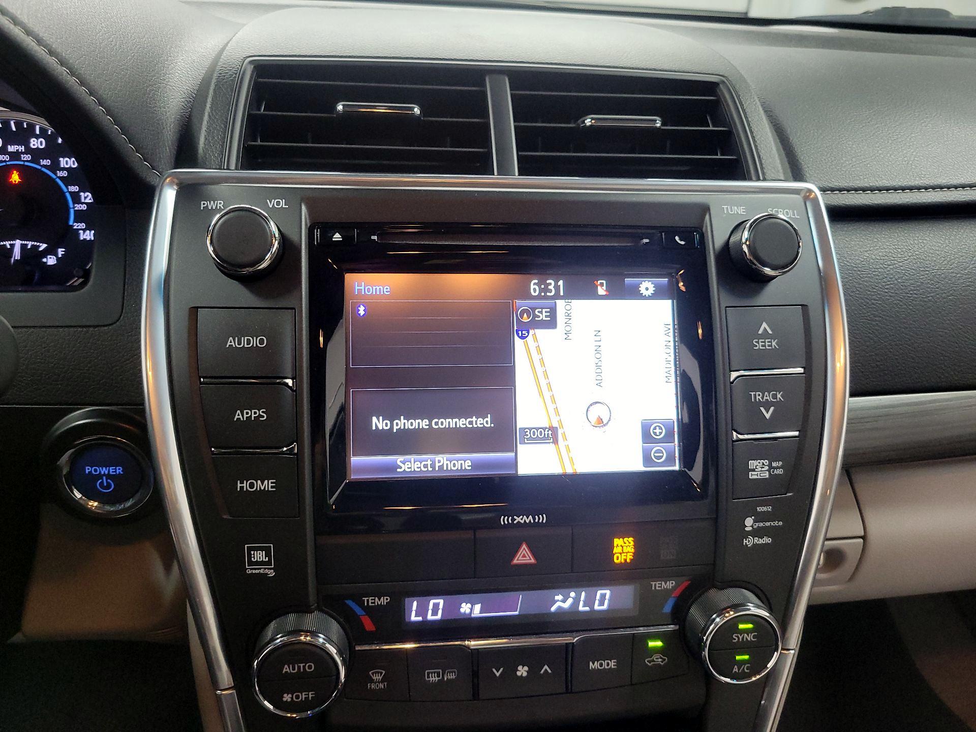 Thumbnail: 2016 Toyota Camry - 14