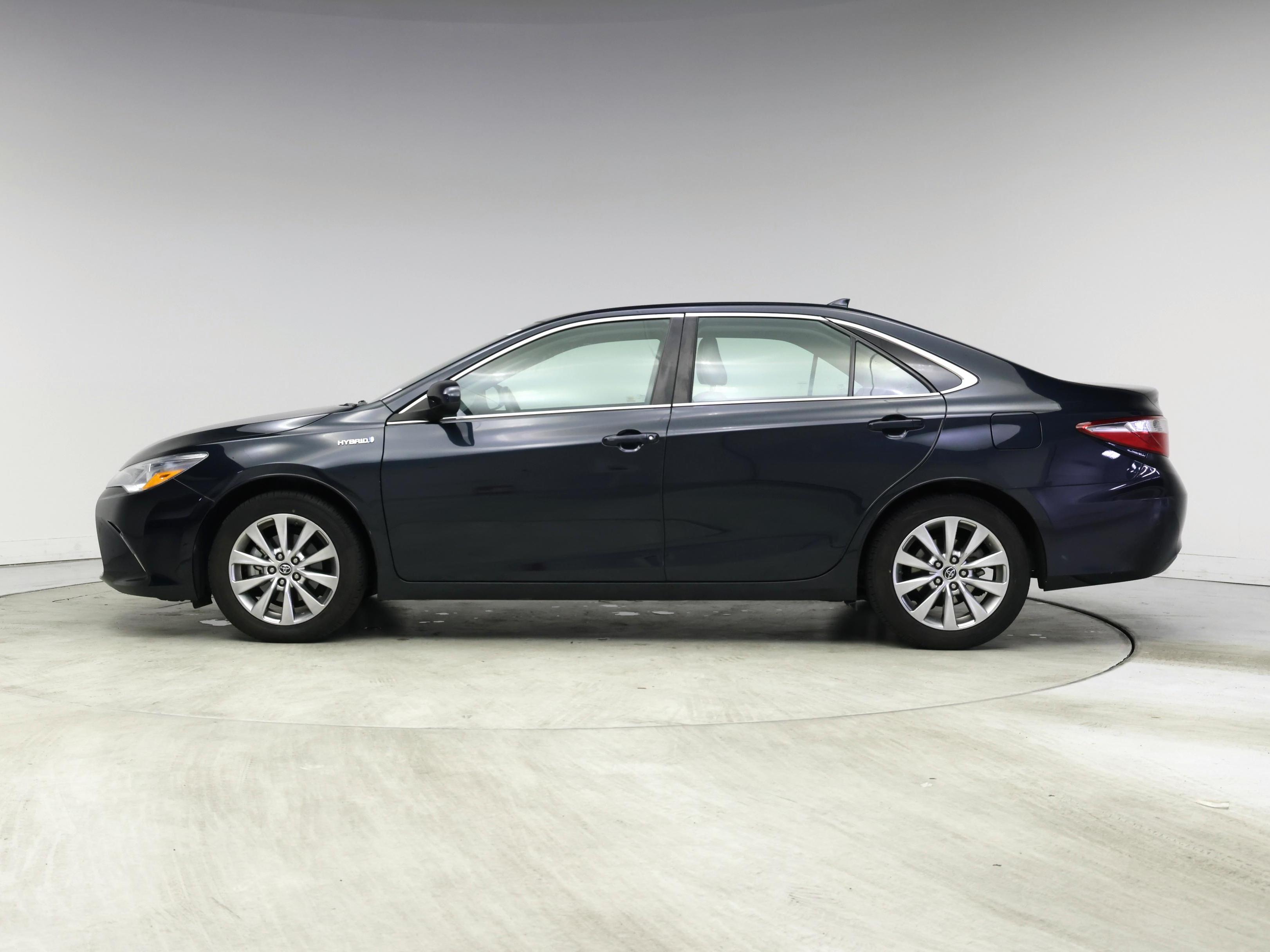 Thumbnail: 2016 Toyota Camry - 3