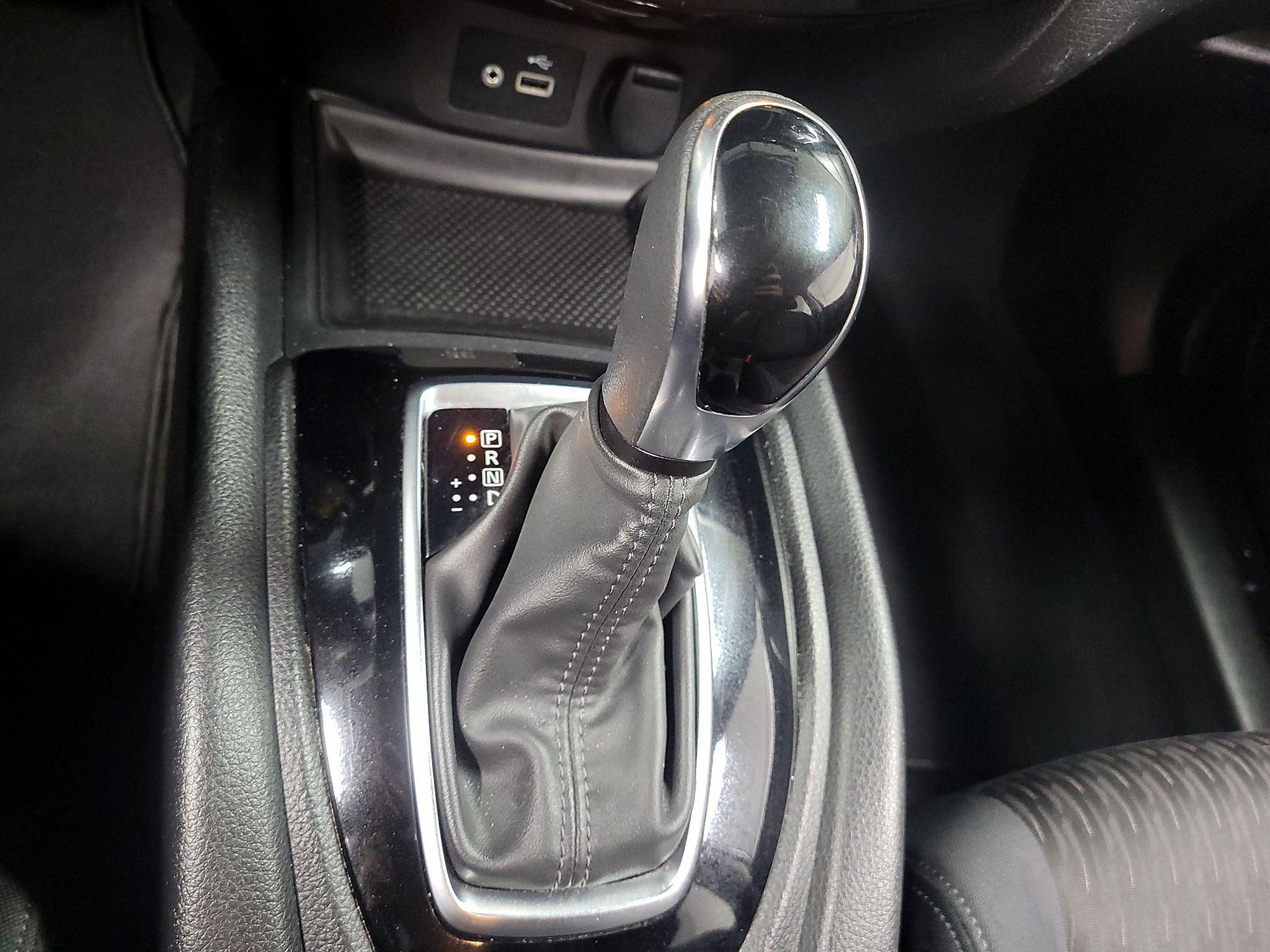 Thumbnail: 2020 Nissan Rogue - 16