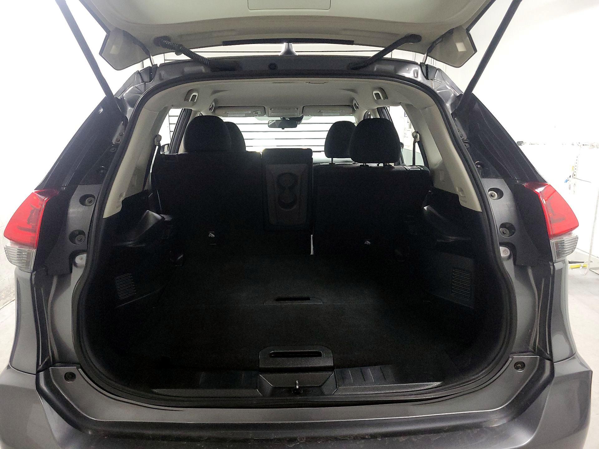 Thumbnail: 2020 Nissan Rogue - 18