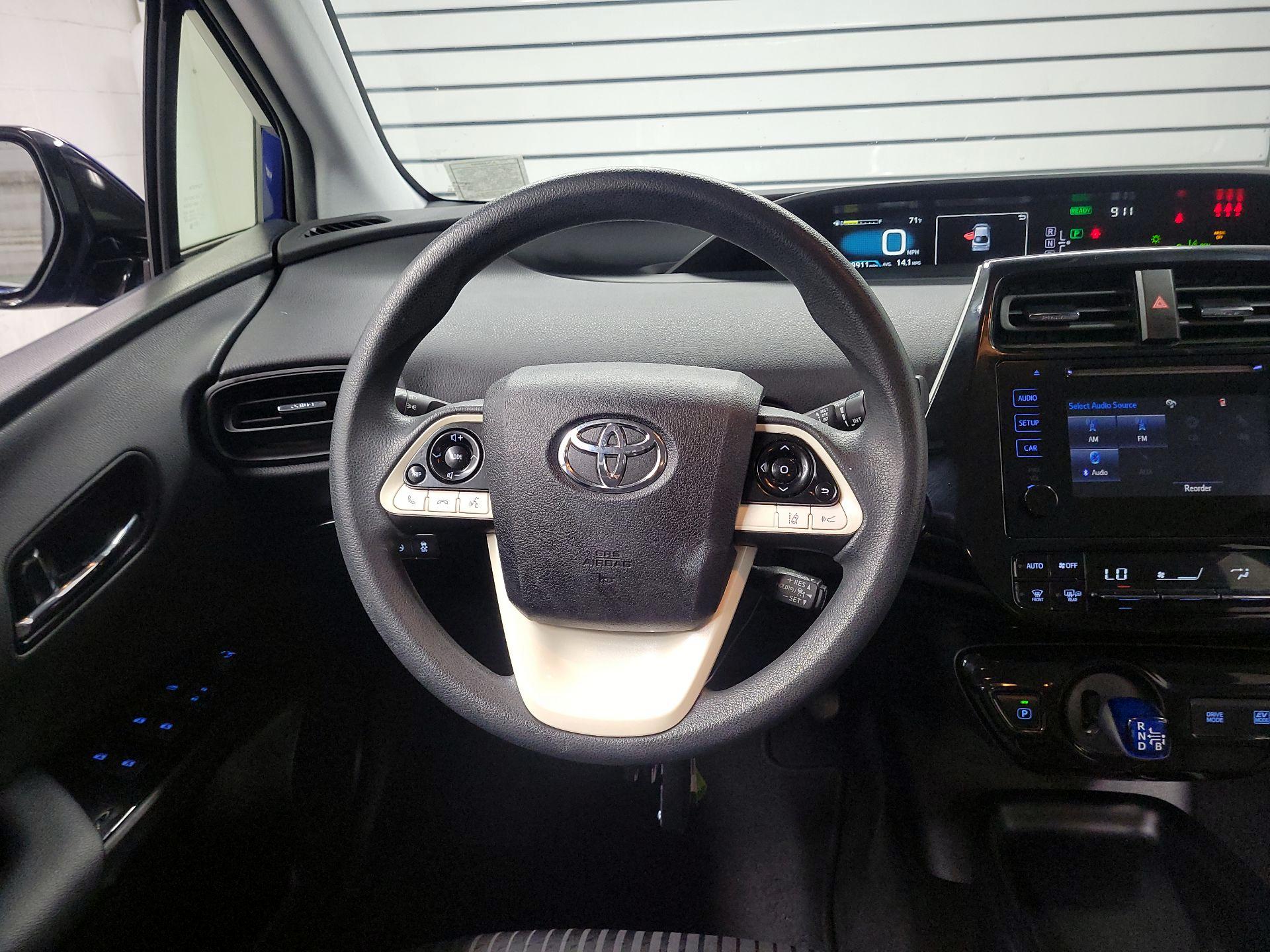 Thumbnail: 2017 Toyota Prius - 10