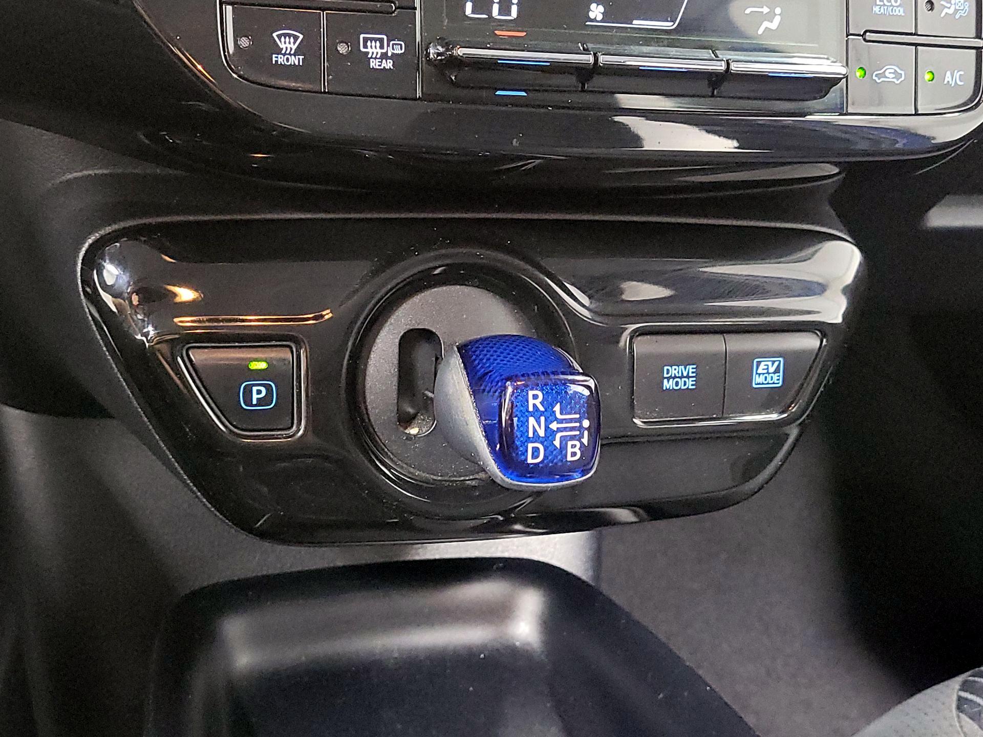 Thumbnail: 2017 Toyota Prius - 16