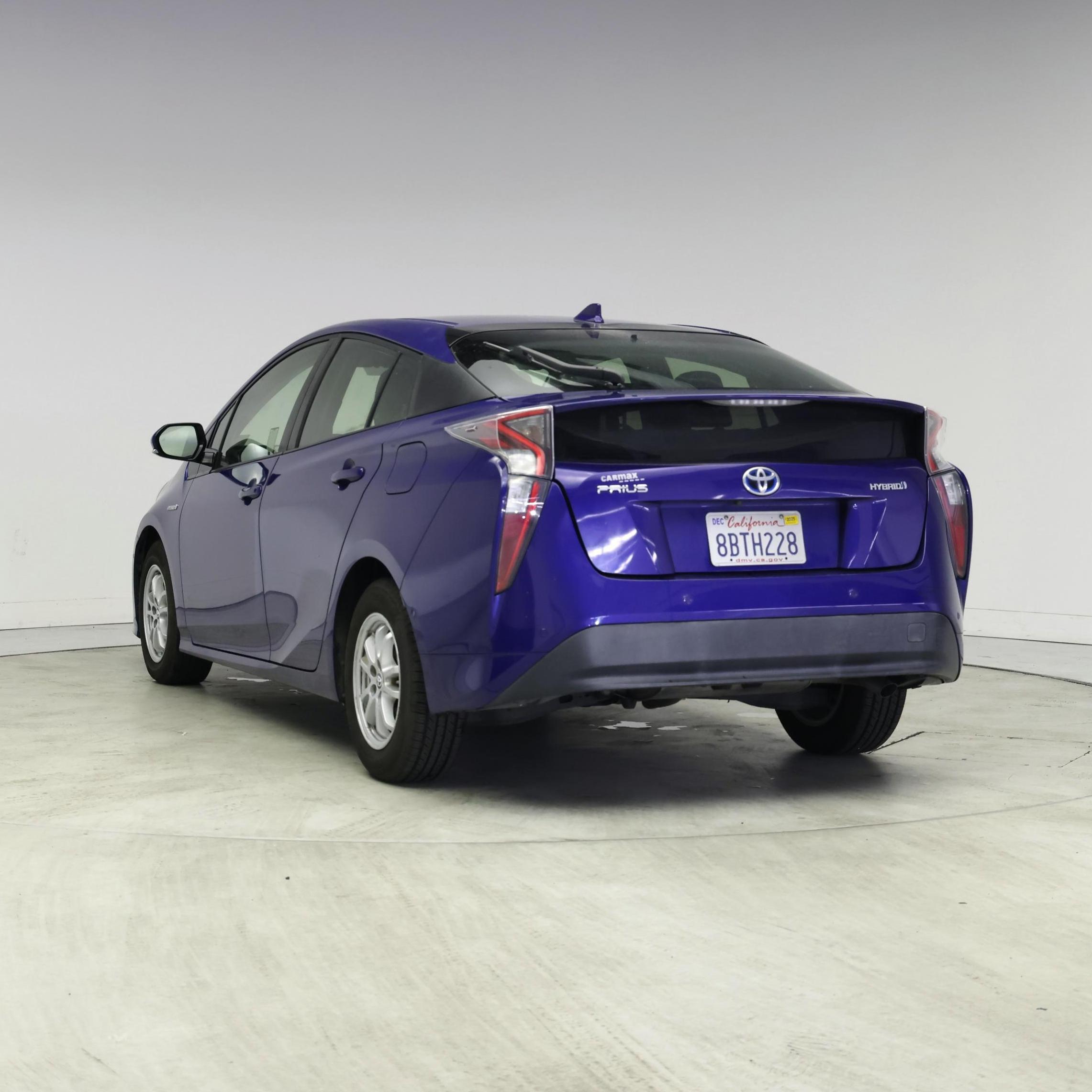 Thumbnail: 2017 Toyota Prius - 2
