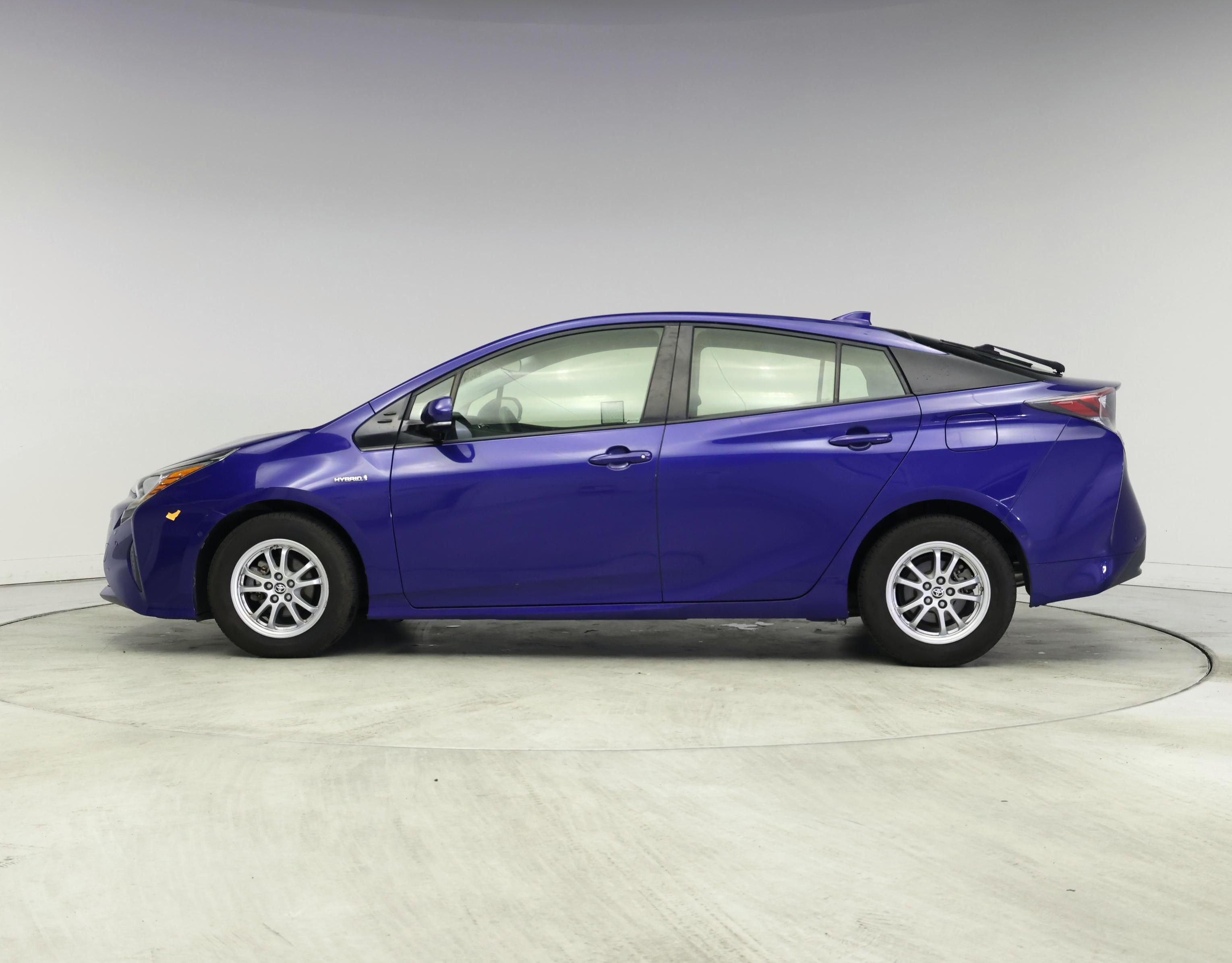 Thumbnail: 2017 Toyota Prius - 3
