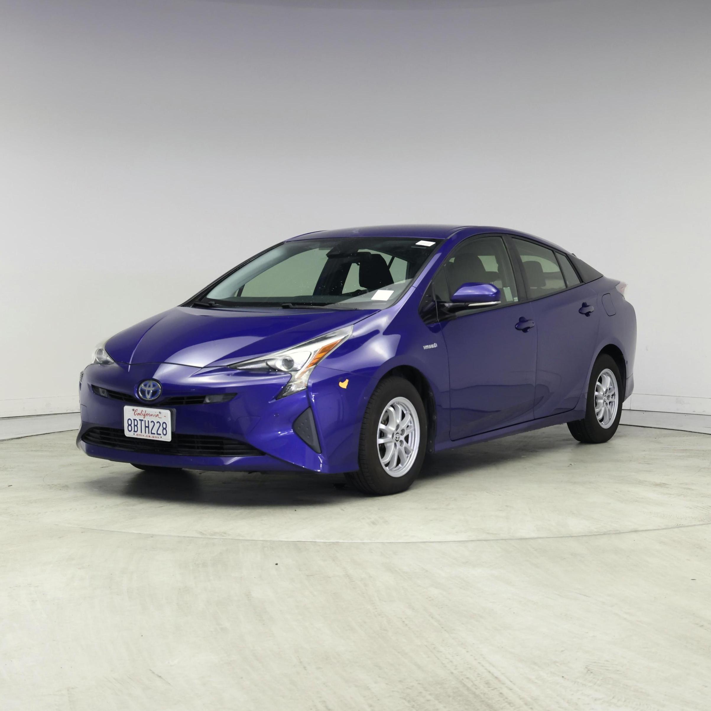 Thumbnail: 2017 Toyota Prius - 4
