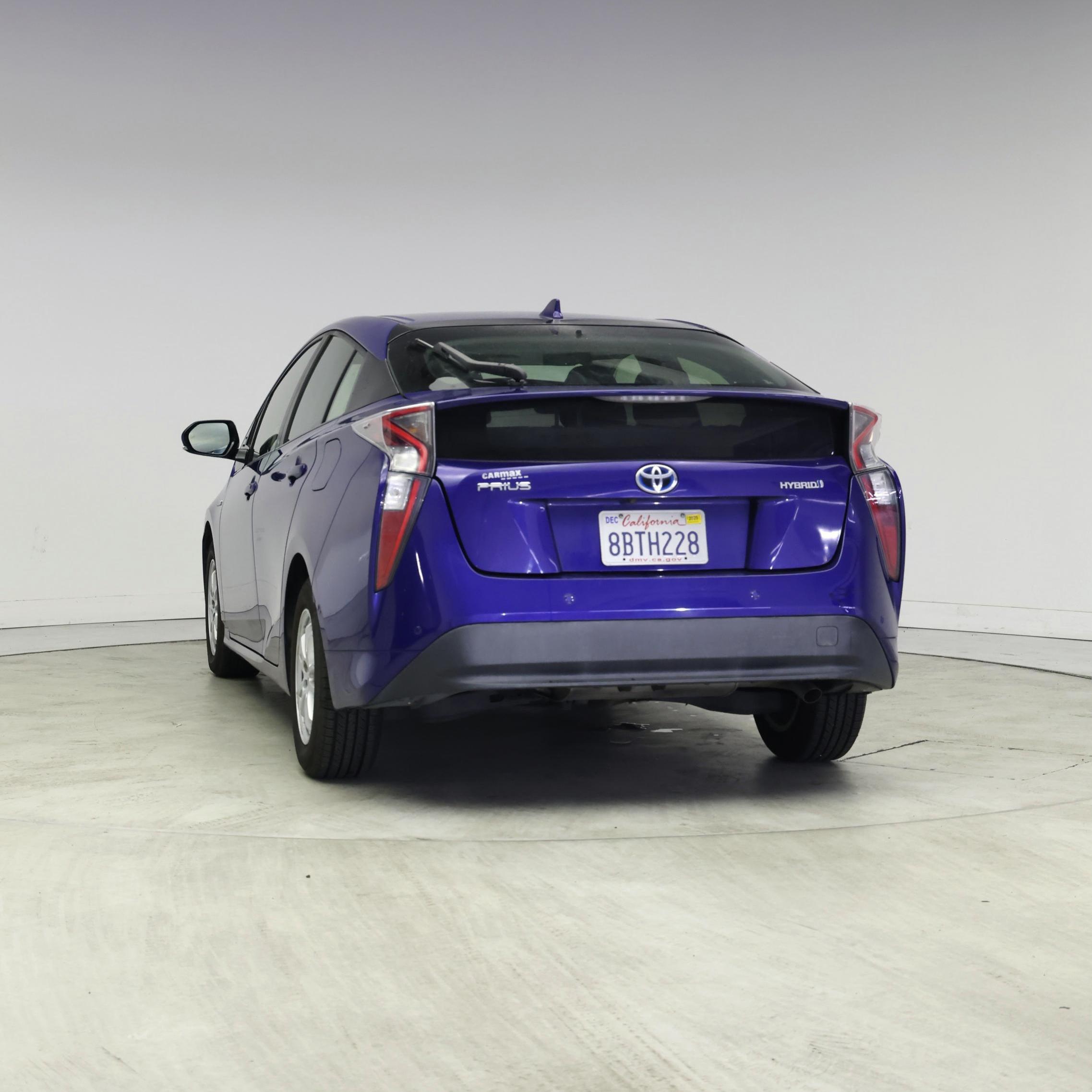 Thumbnail: 2017 Toyota Prius - 6