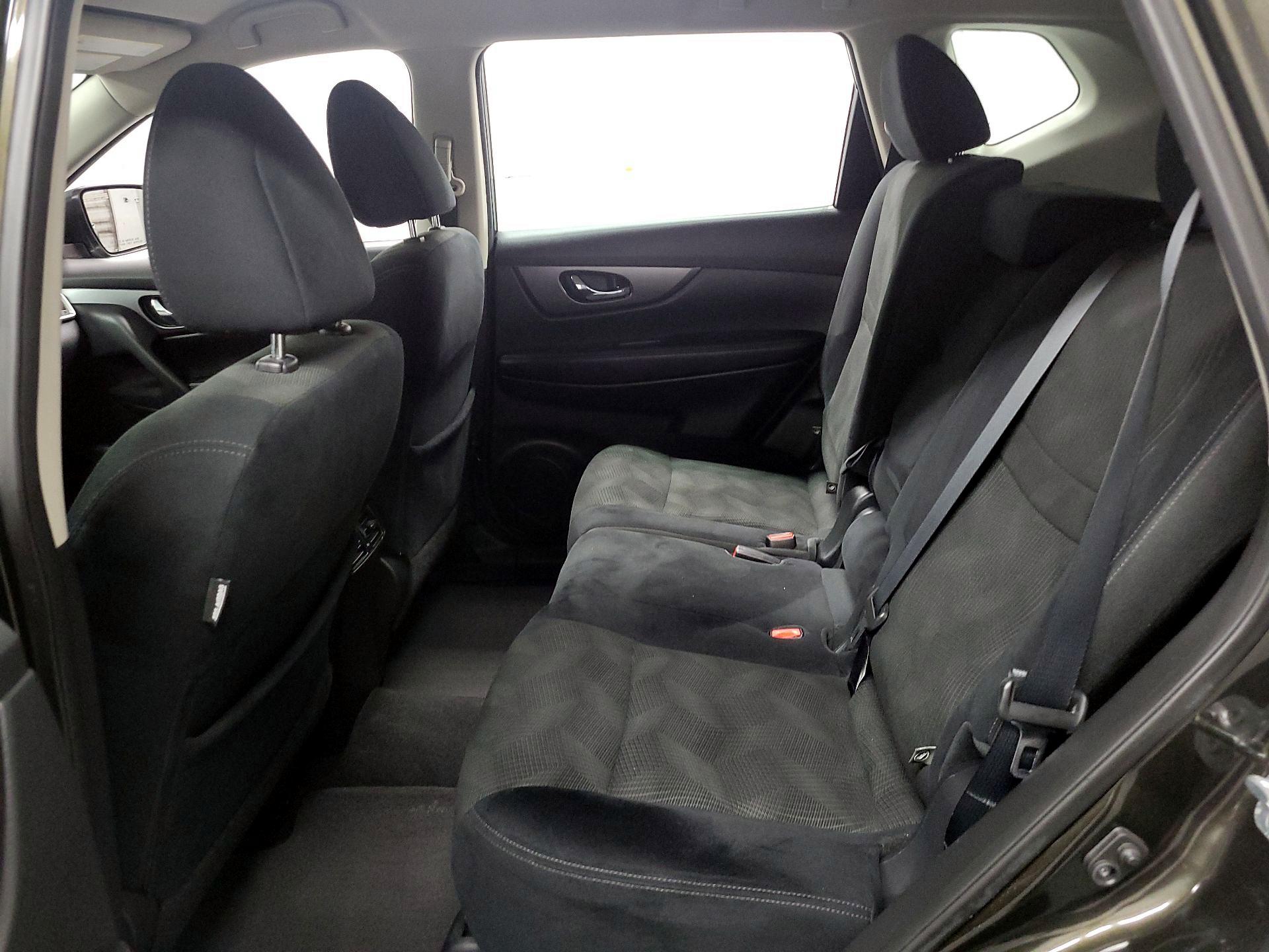 Thumbnail: 2015 Nissan Rogue - 18