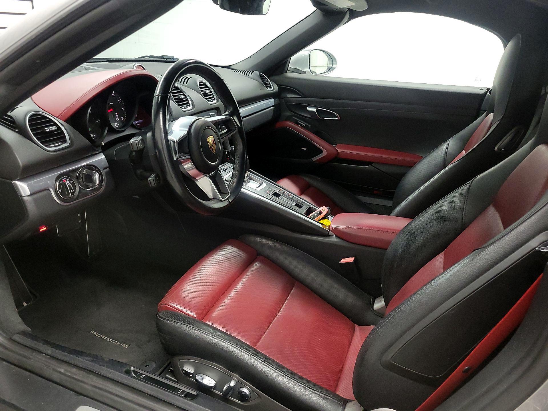 Thumbnail: 2017 Porsche 718 Boxster - 11