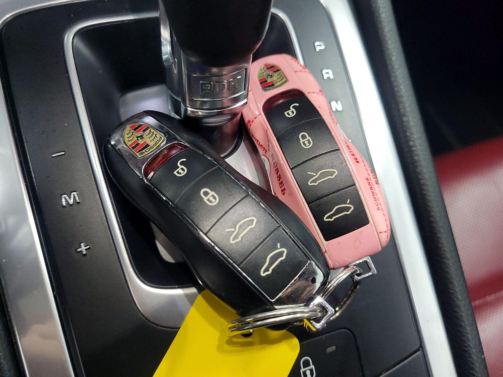 Thumbnail: 2017 Porsche 718 Boxster - 20