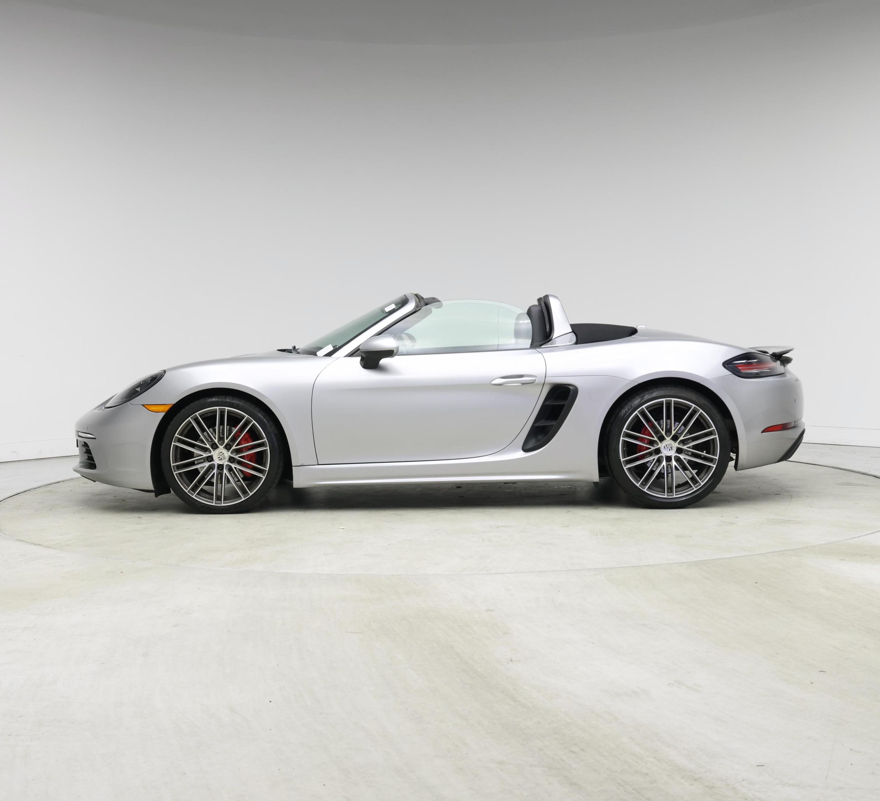 Thumbnail: 2017 Porsche 718 Boxster - 3