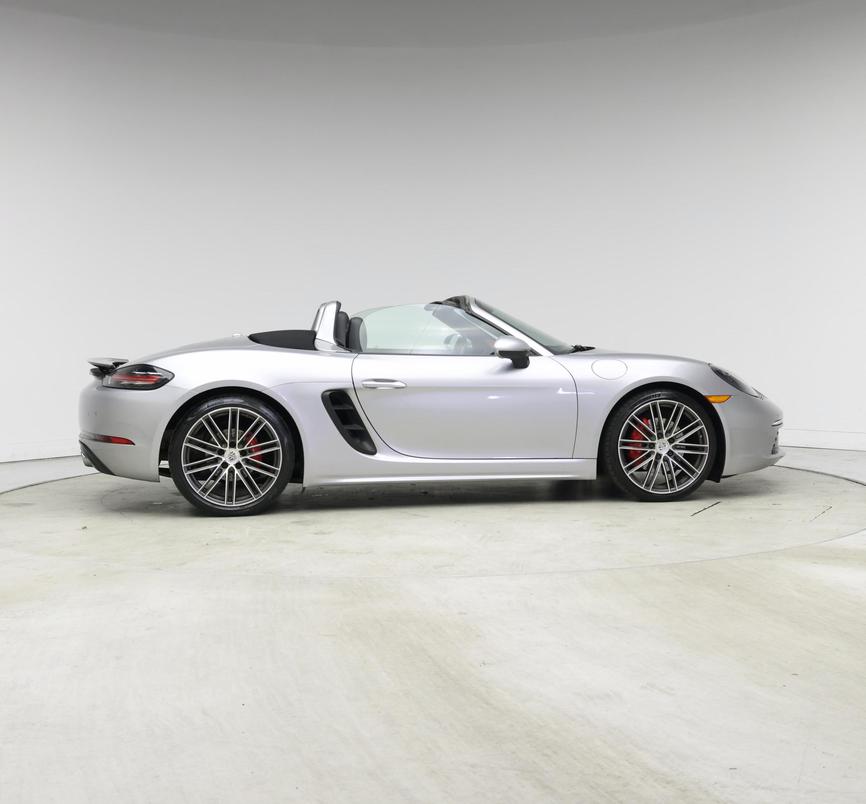 Thumbnail: 2017 Porsche 718 Boxster - 7