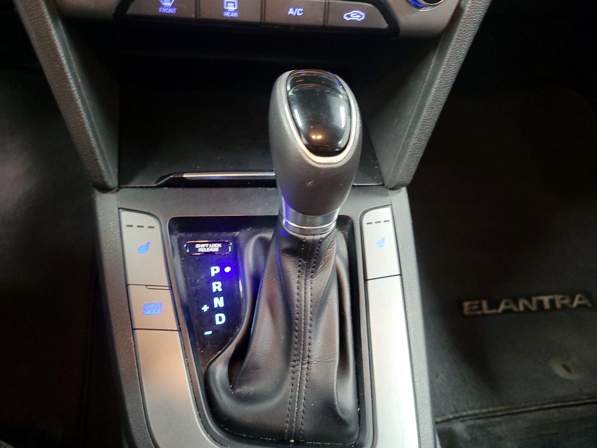 Thumbnail: 2017 Hyundai Elantra - 17