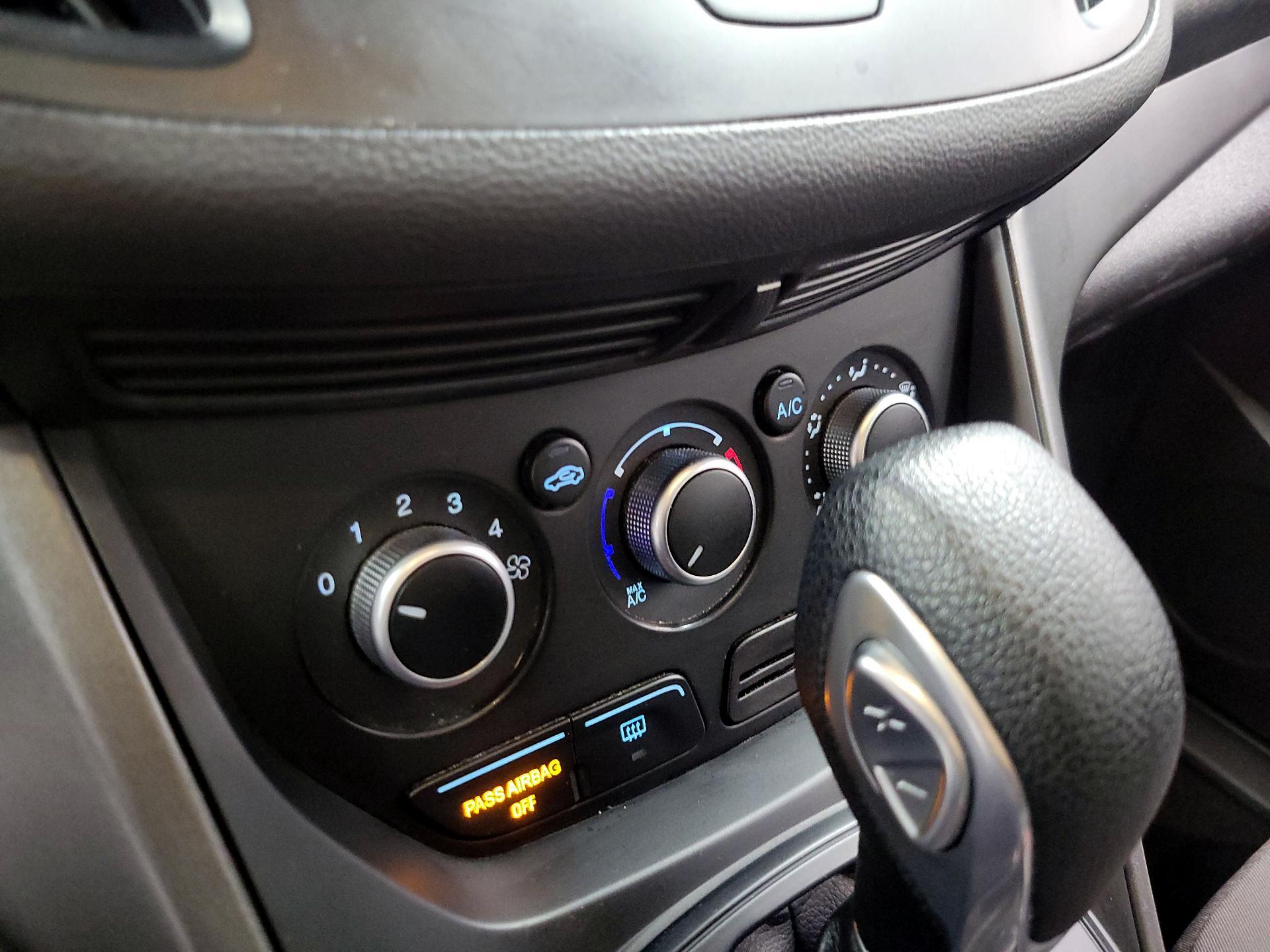 Thumbnail: 2016 Ford Escape - 14