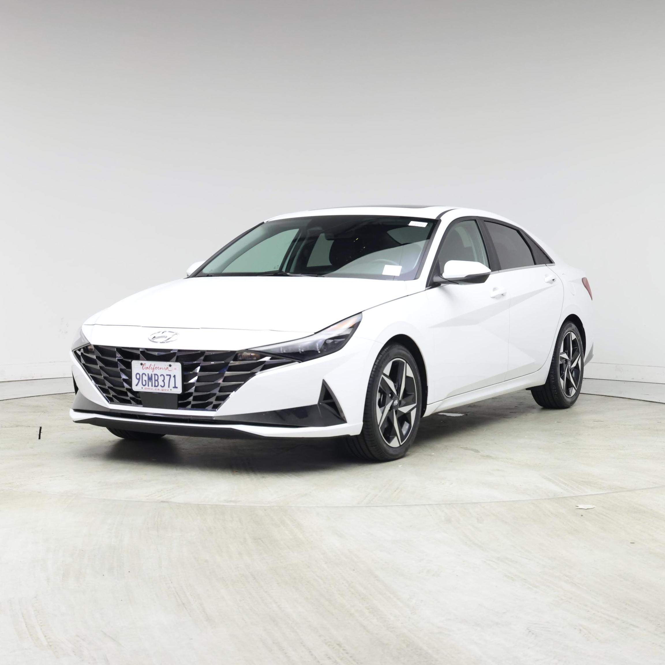 Thumbnail: 2023 Hyundai Elantra - 4