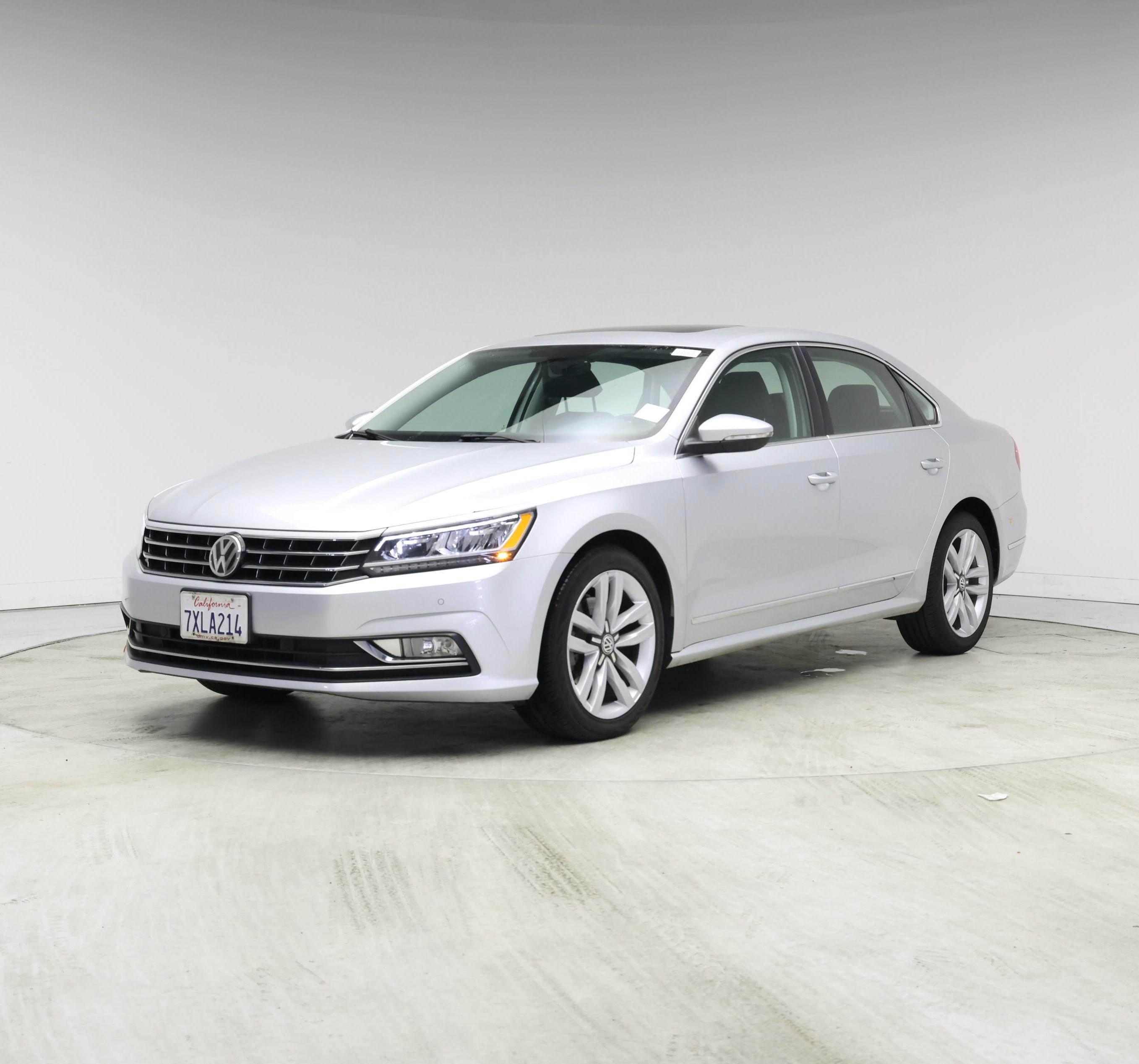 Thumbnail: 2017 Volkswagen Passat - 4