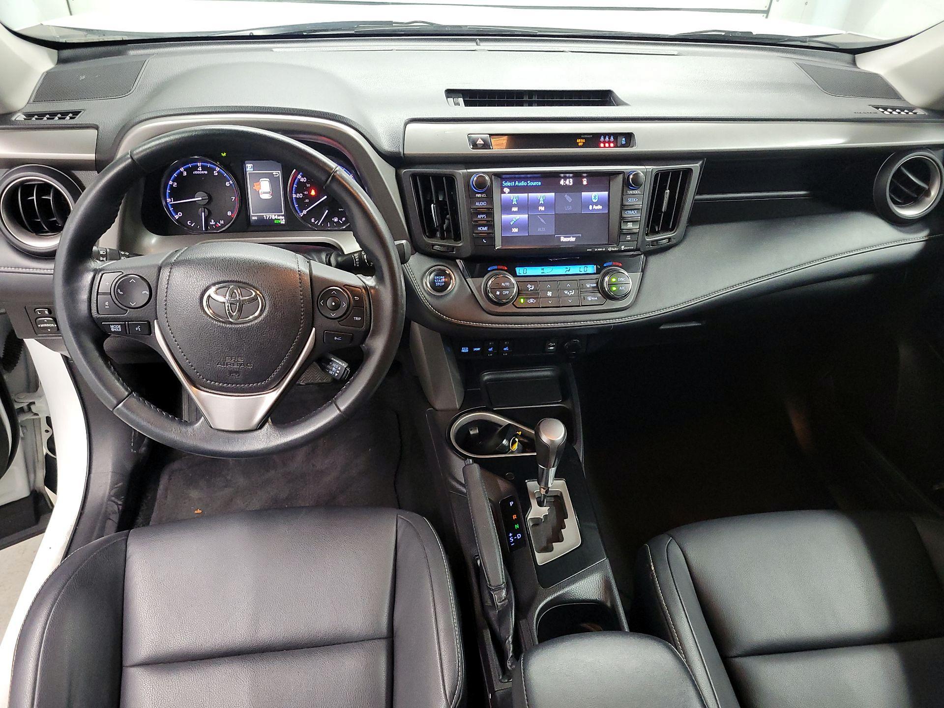 Thumbnail: 2018 Toyota RAV4 - 9