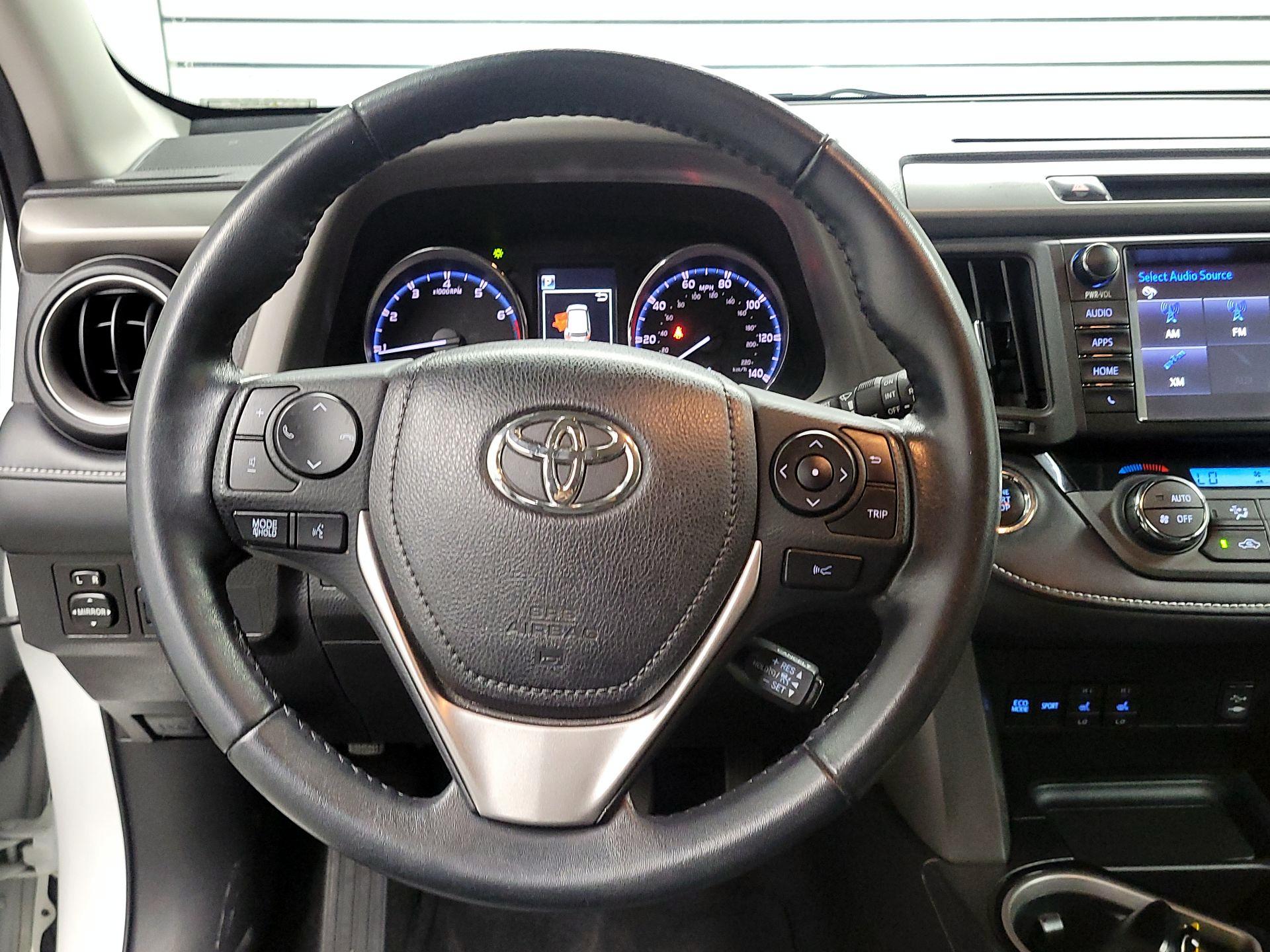 Thumbnail: 2018 Toyota RAV4 - 10