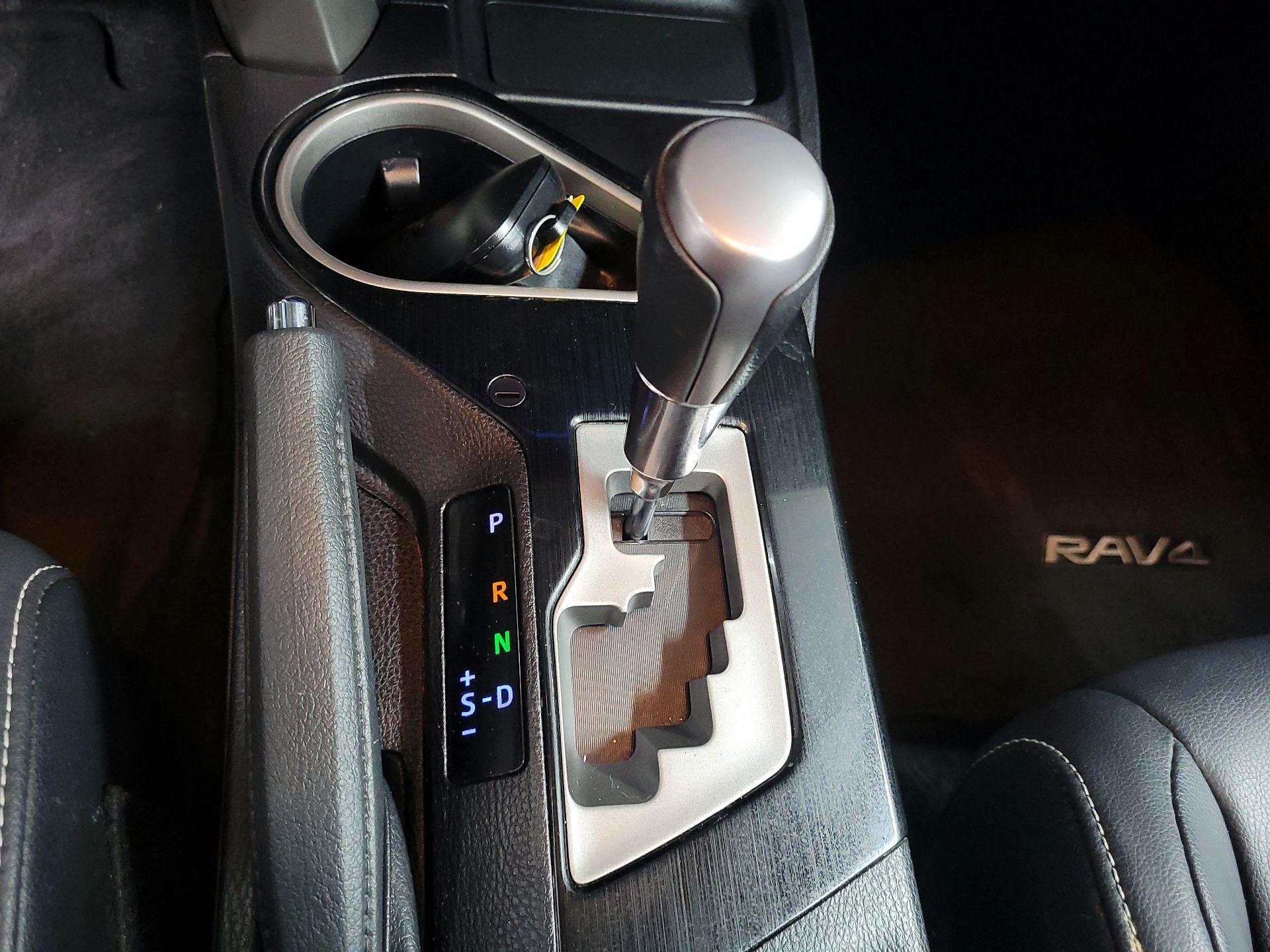 Thumbnail: 2018 Toyota RAV4 - 16