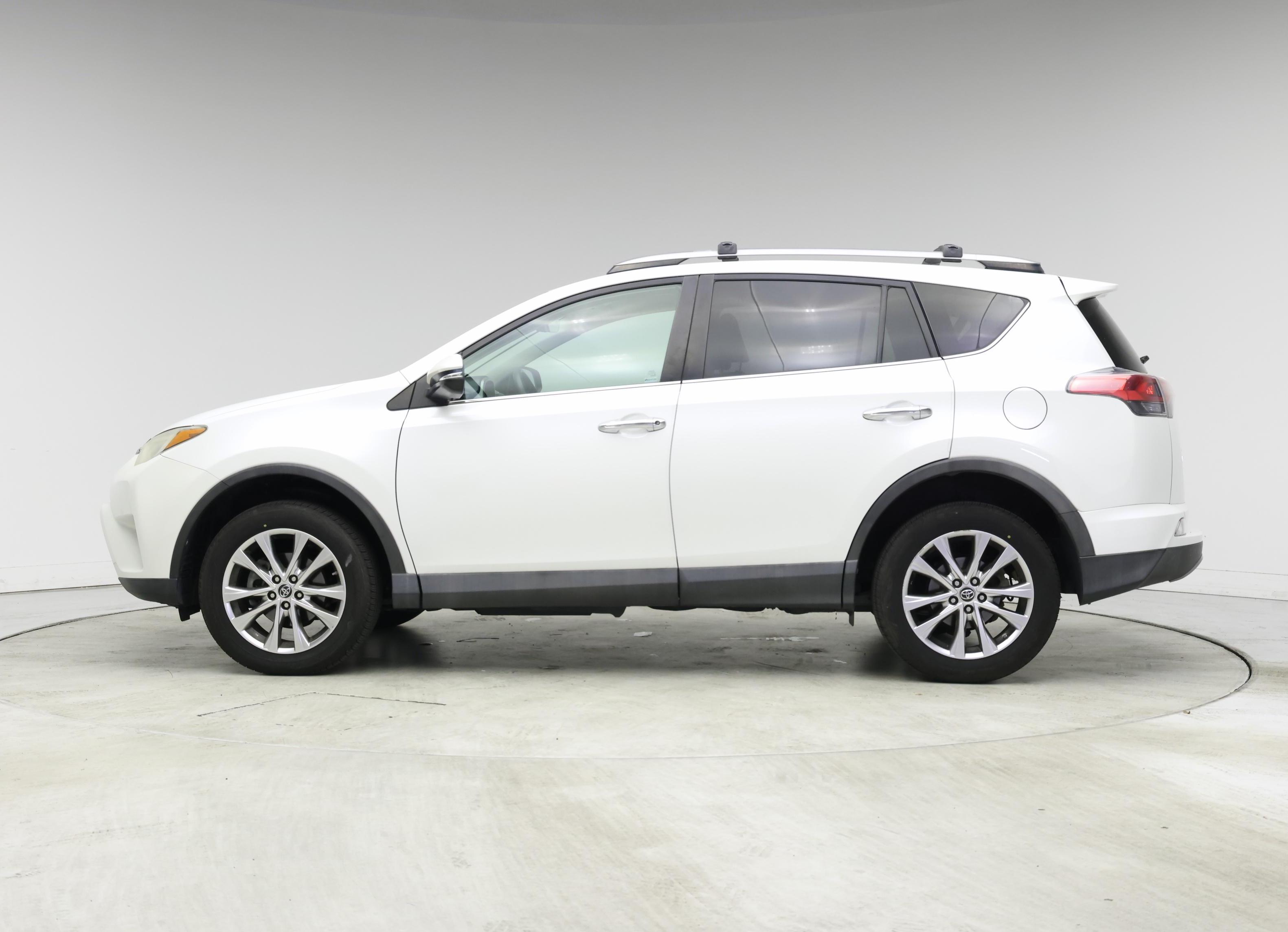 Thumbnail: 2018 Toyota RAV4 - 3
