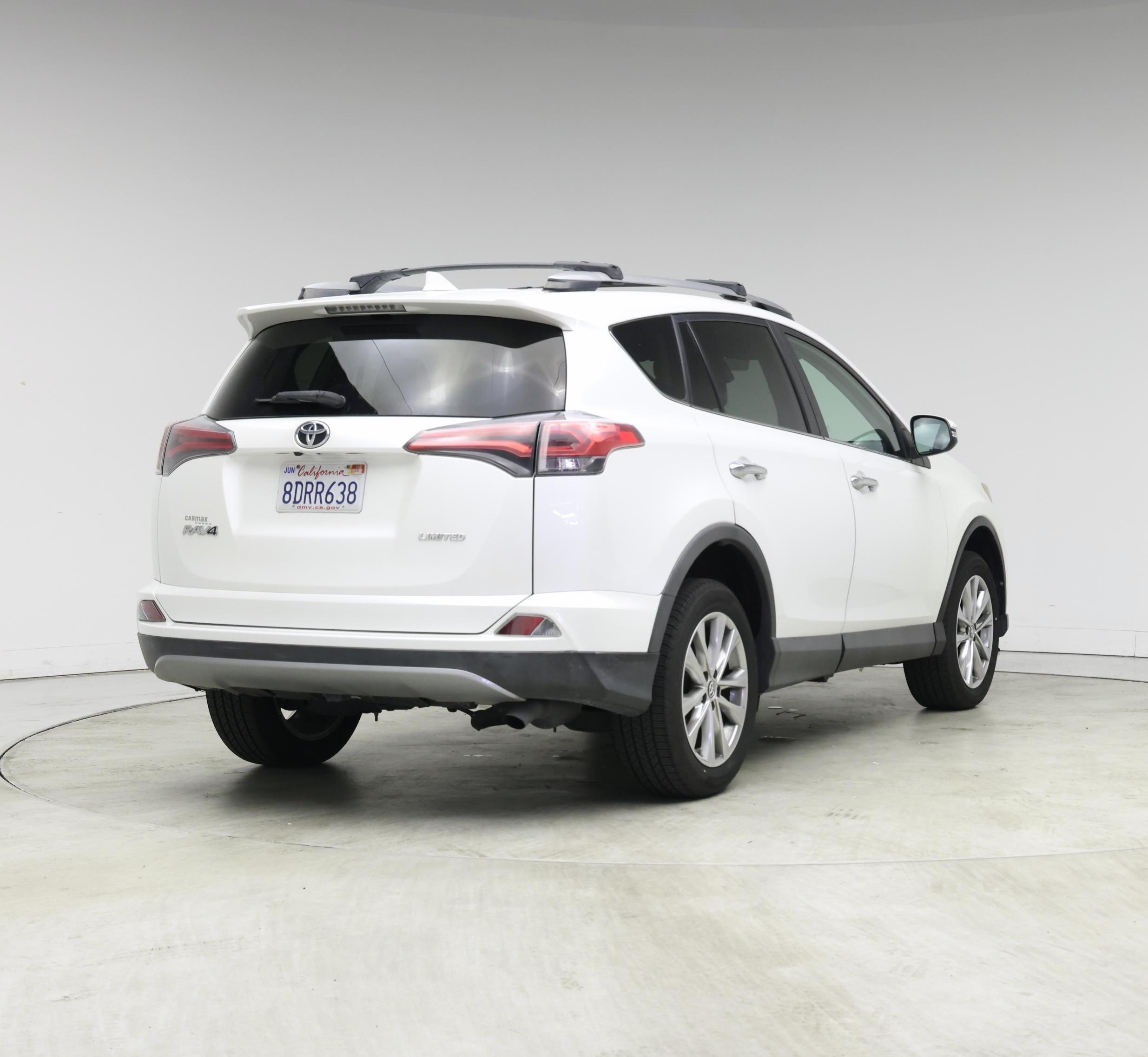 Thumbnail: 2018 Toyota RAV4 - 8