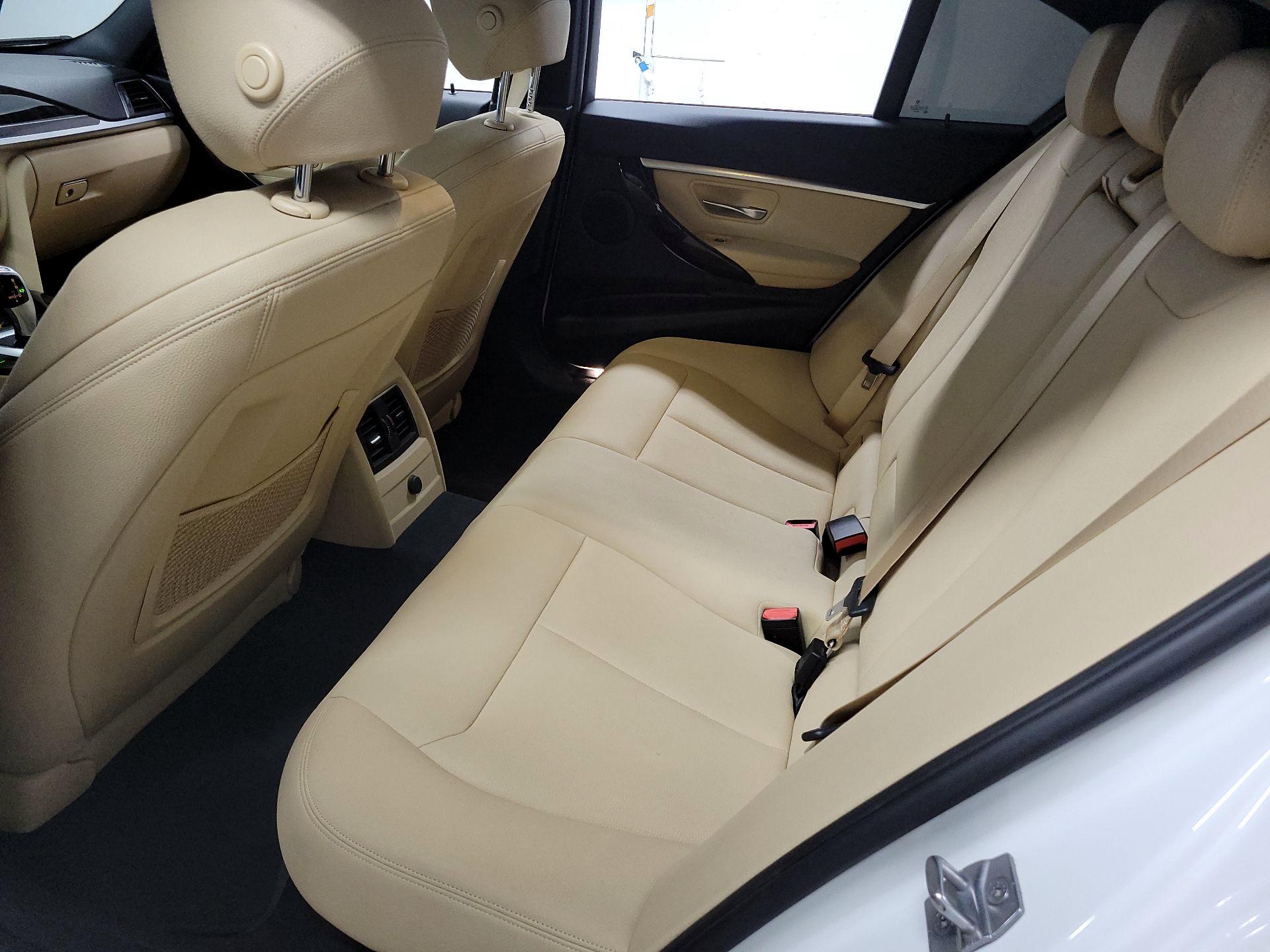Thumbnail: 2017 BMW 3 Series - 18