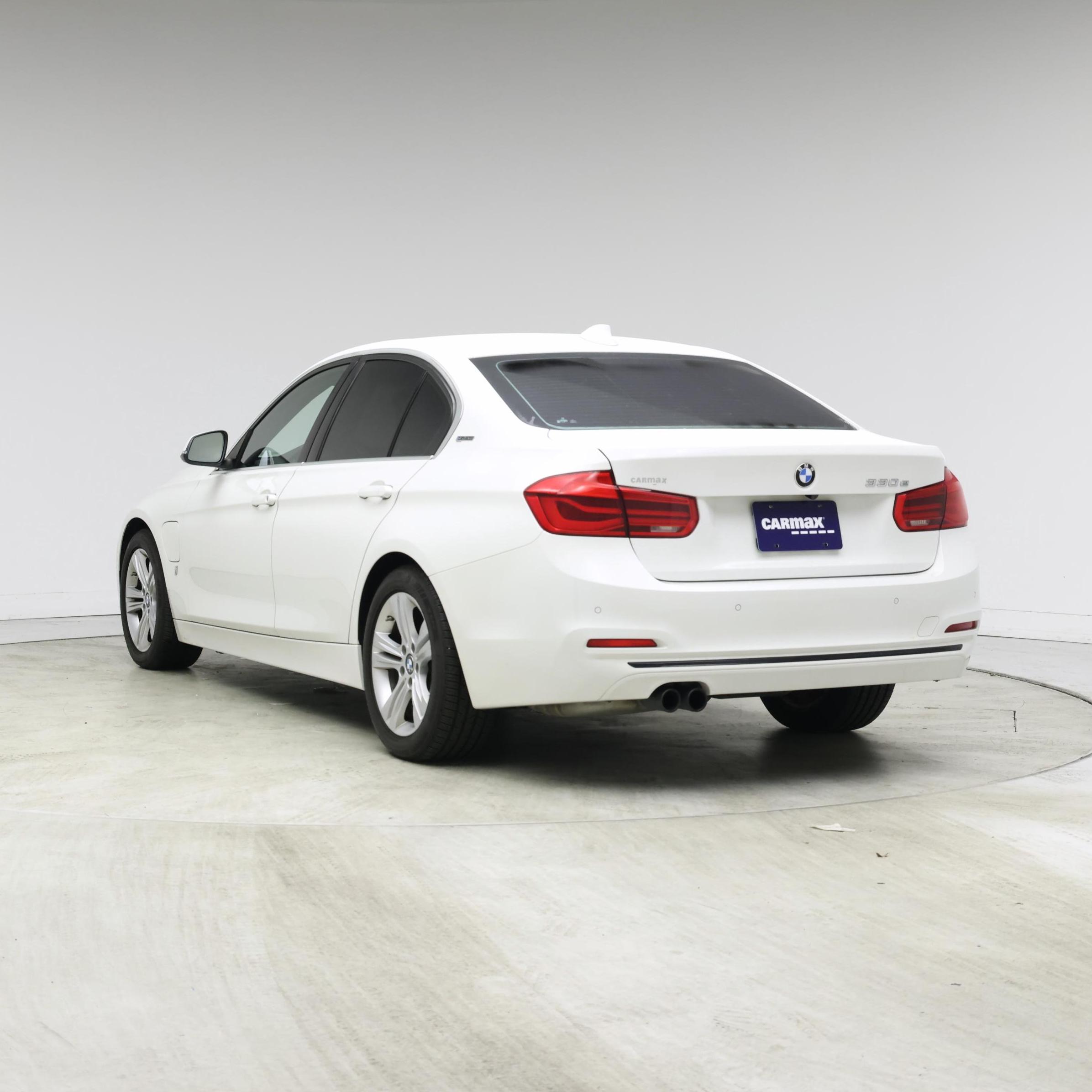 Thumbnail: 2017 BMW 3 Series - 2