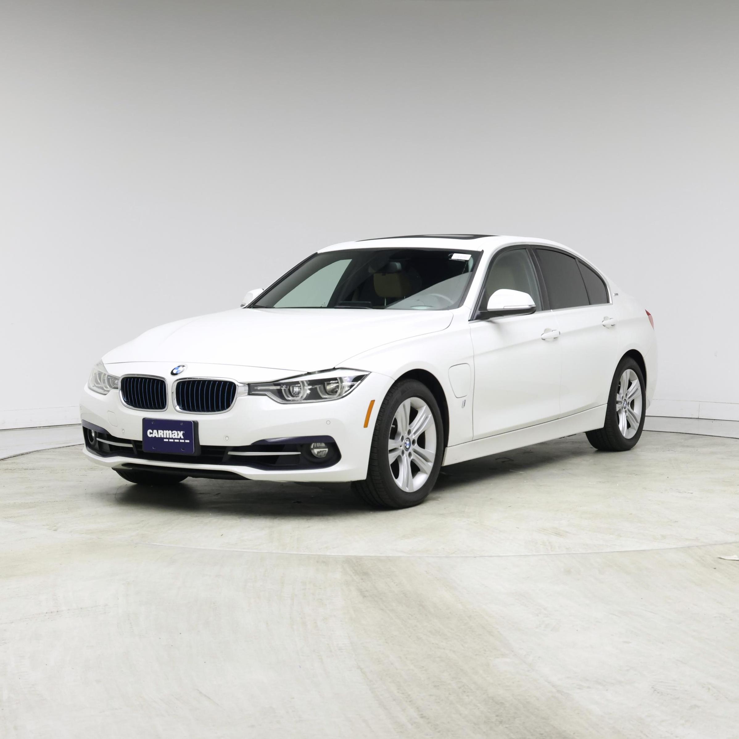 Thumbnail: 2017 BMW 3 Series - 4