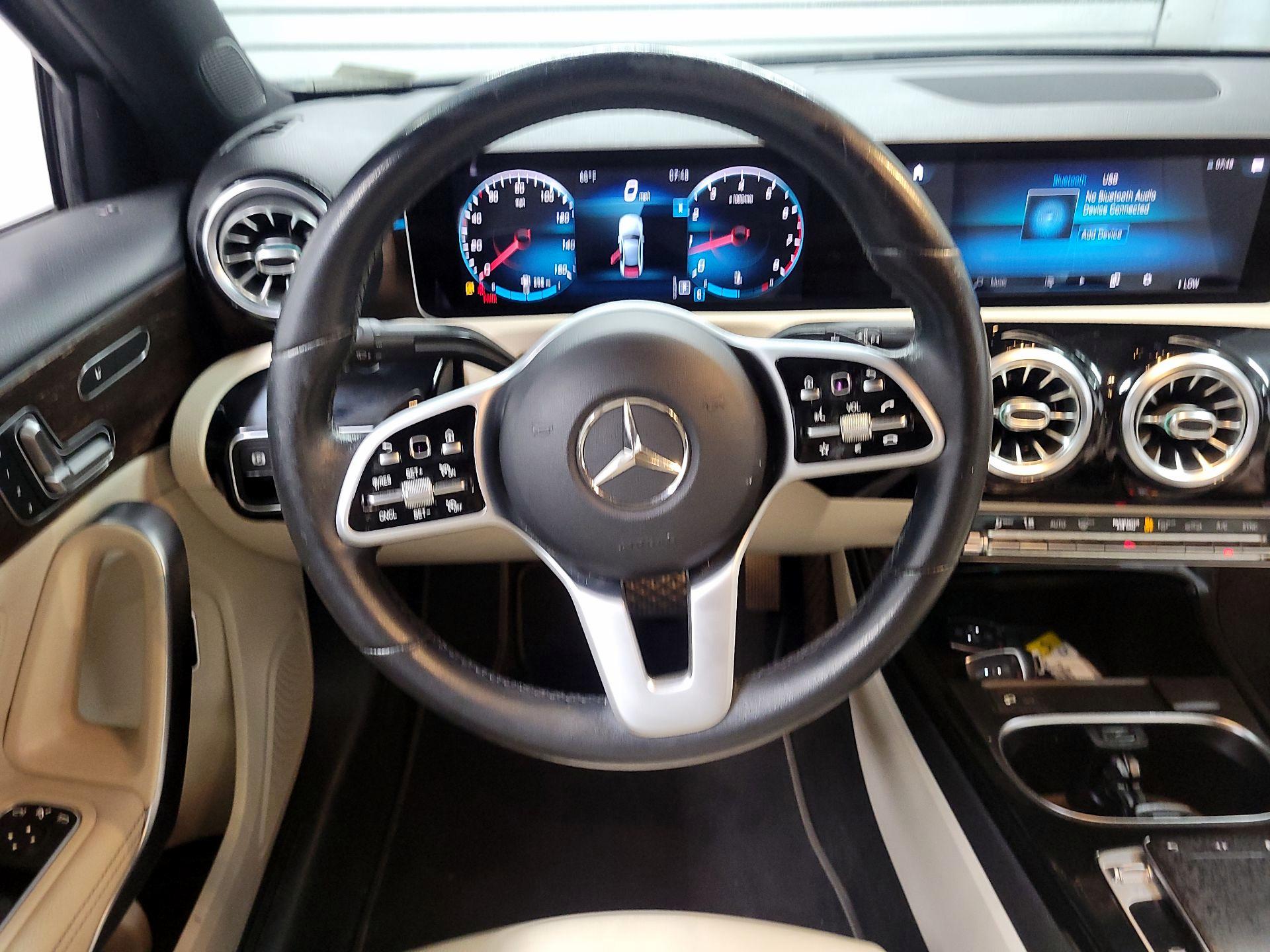 Thumbnail: 2020 Mercedes-Benz A-Class - 10