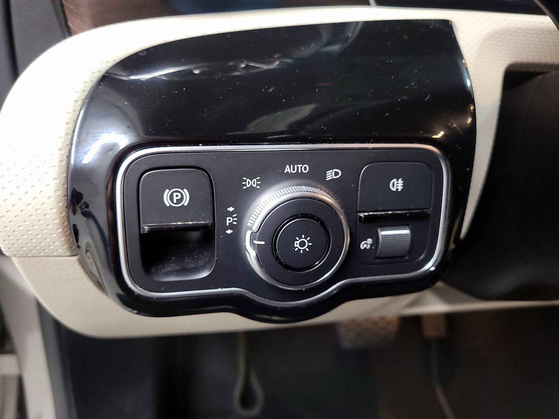 Thumbnail: 2020 Mercedes-Benz A-Class - 13