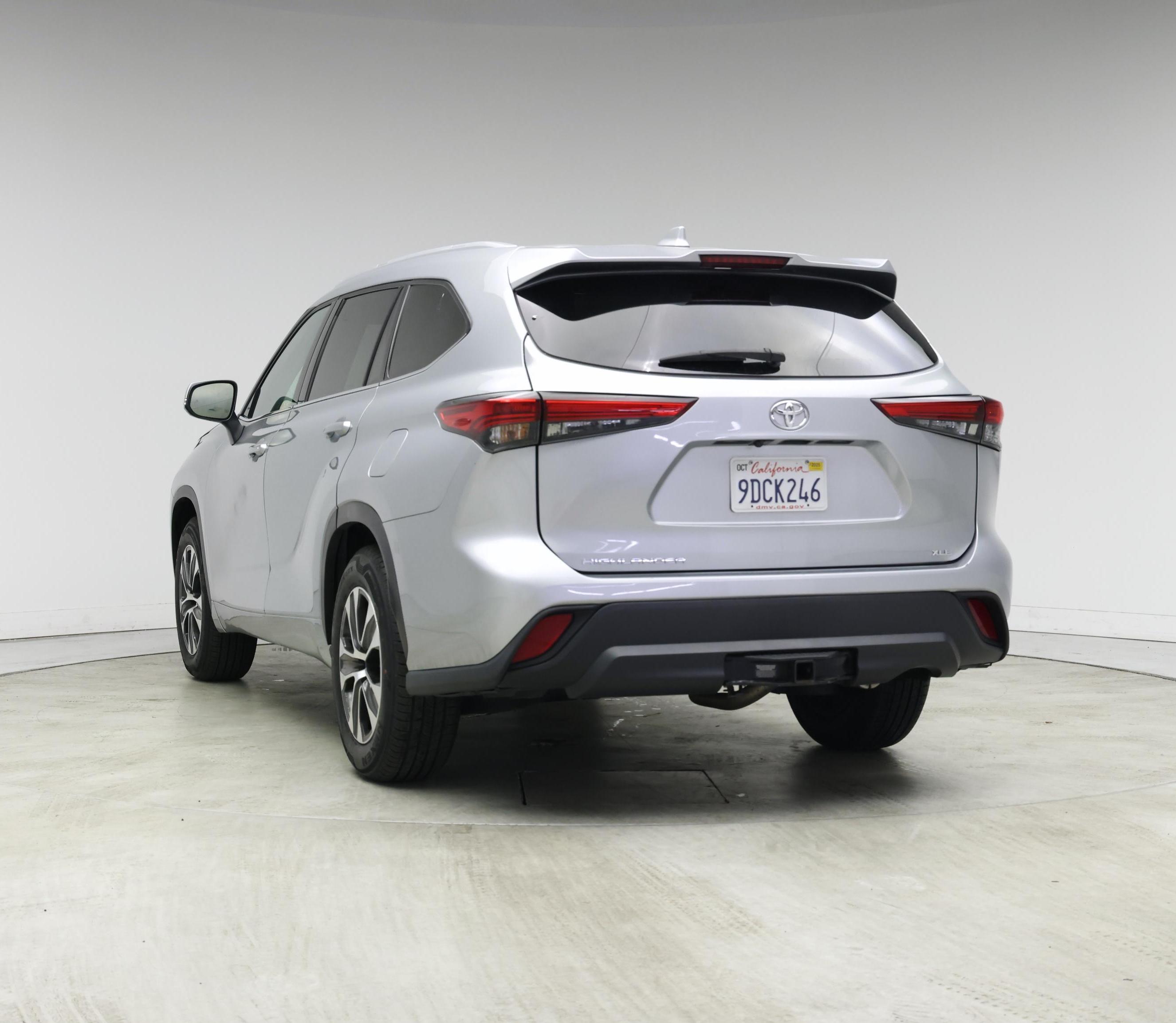 Thumbnail: 2022 Toyota Highlander - 2