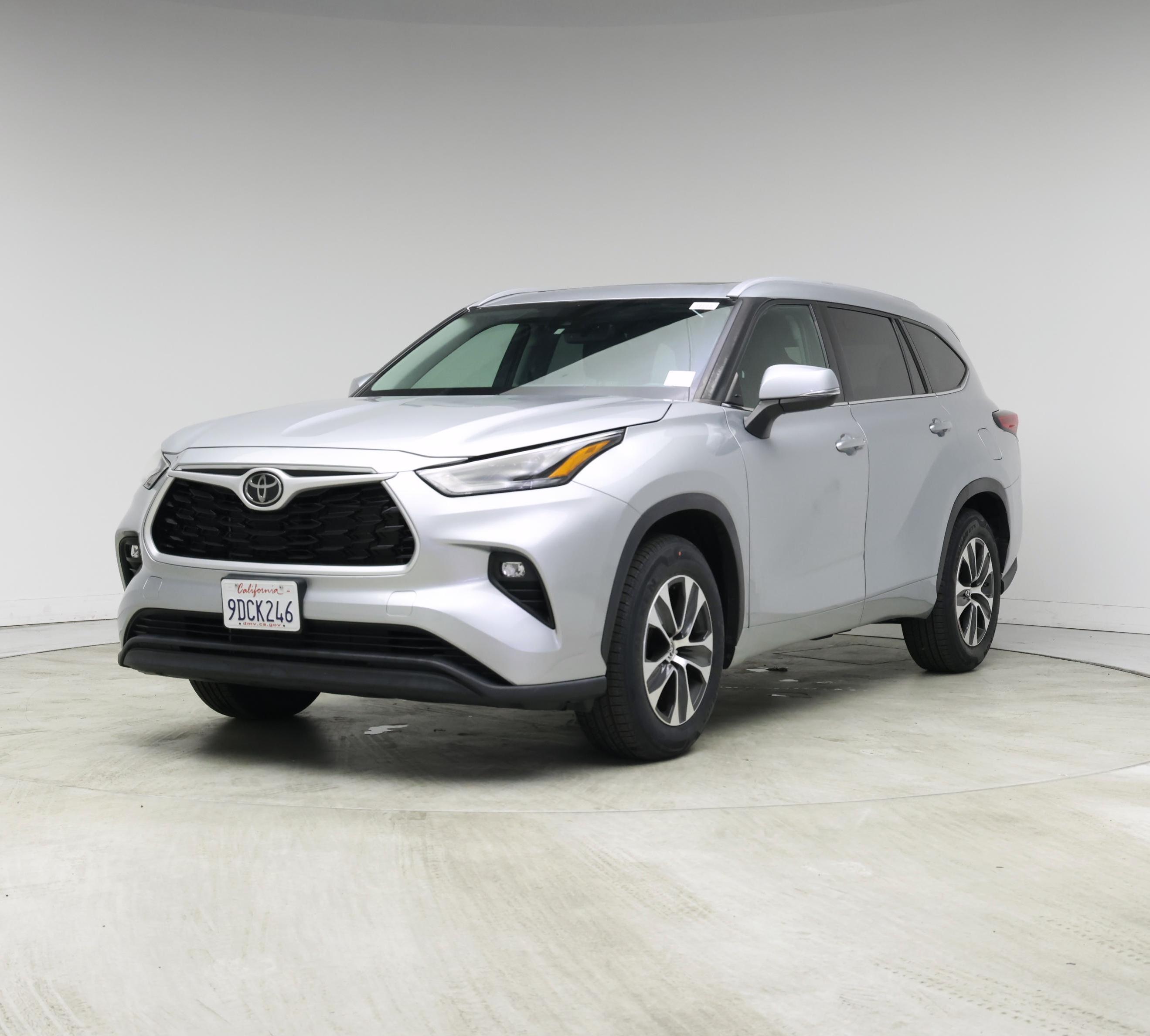 Thumbnail: 2022 Toyota Highlander - 4