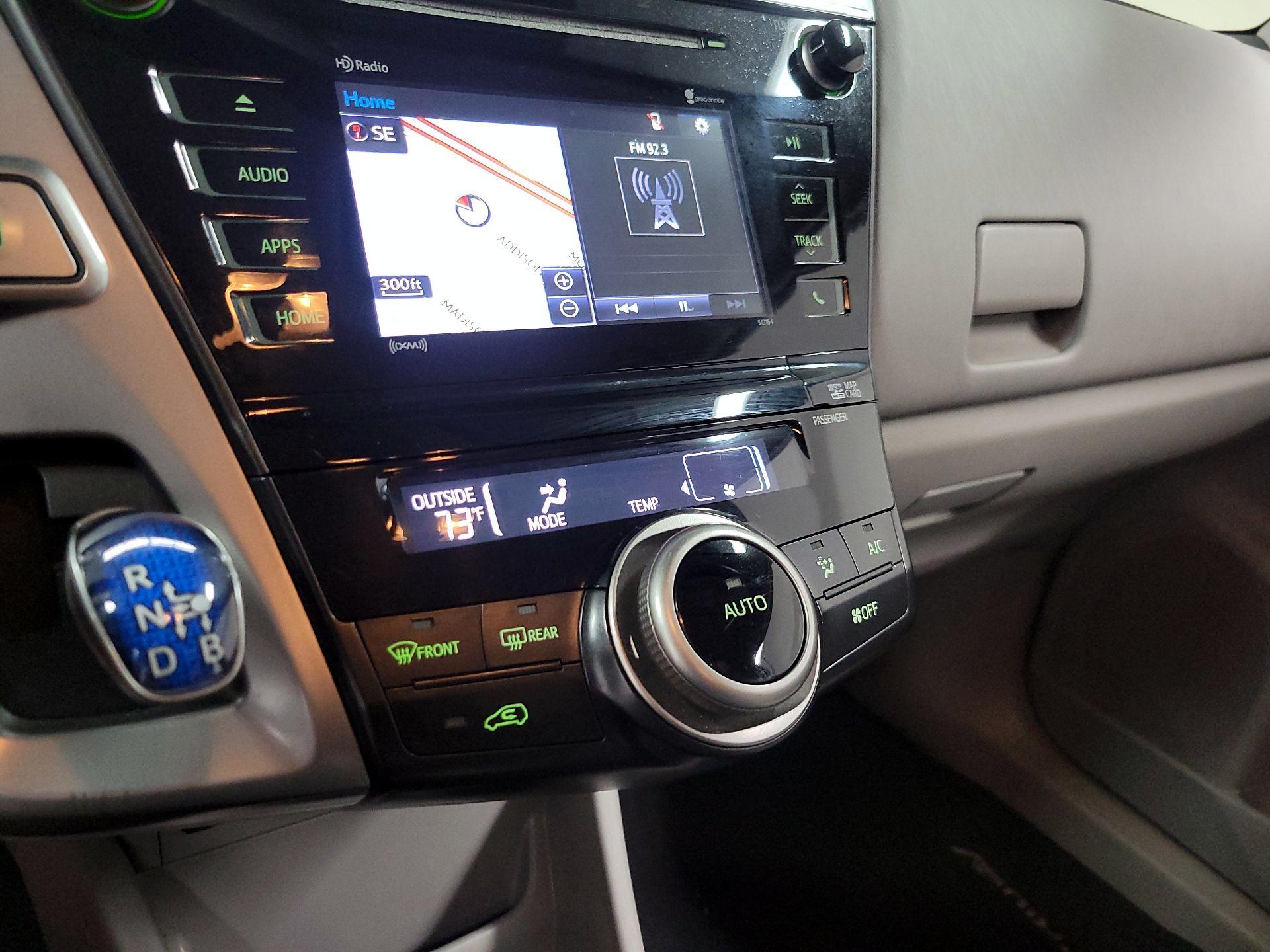 Thumbnail: 2017 Toyota Prius v - 16