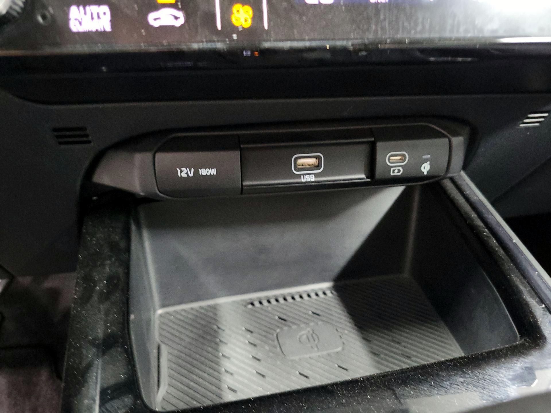 Thumbnail: 2024 Kia Niro - 19