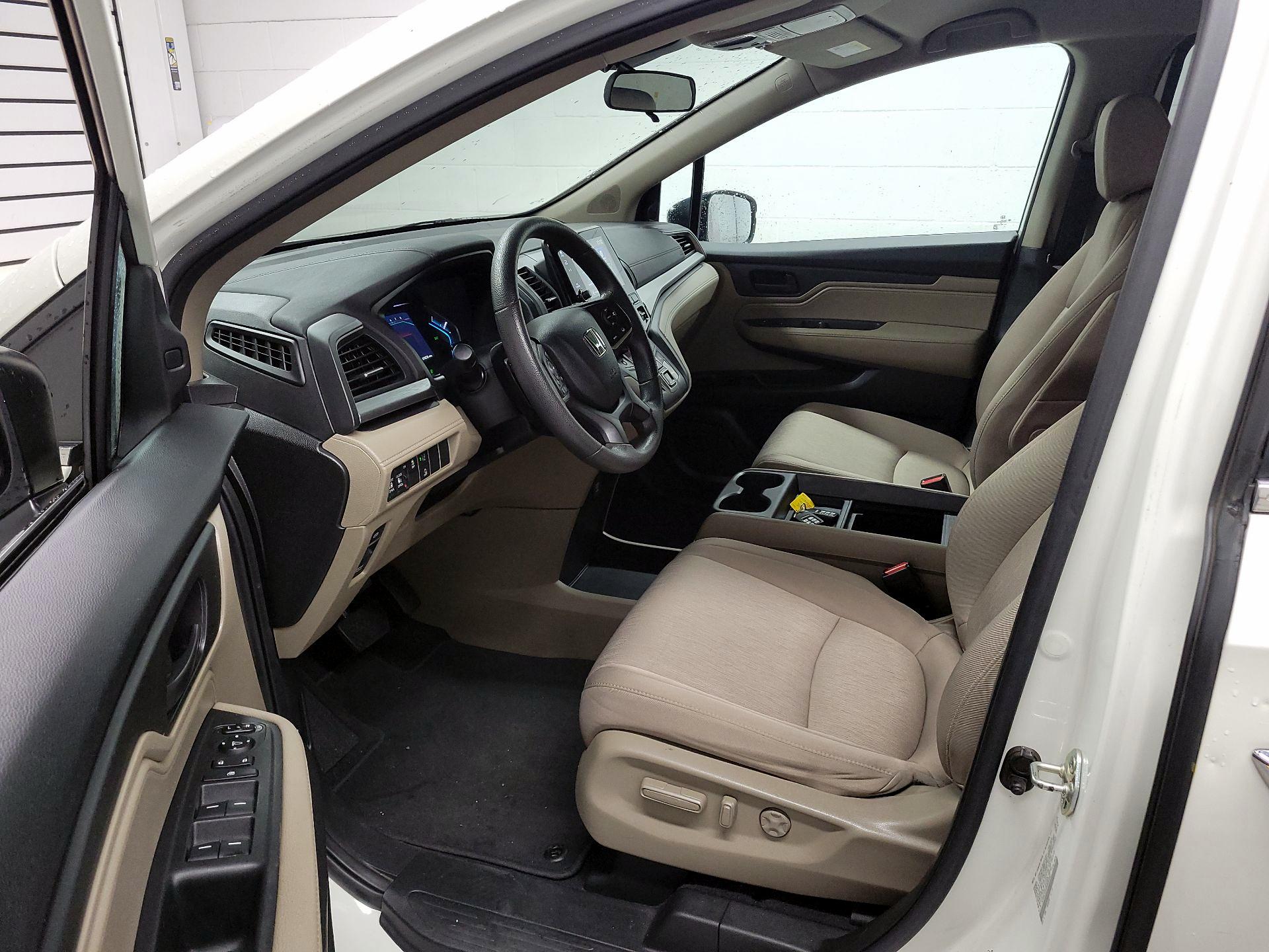 Thumbnail: 2019 Honda Odyssey - 11