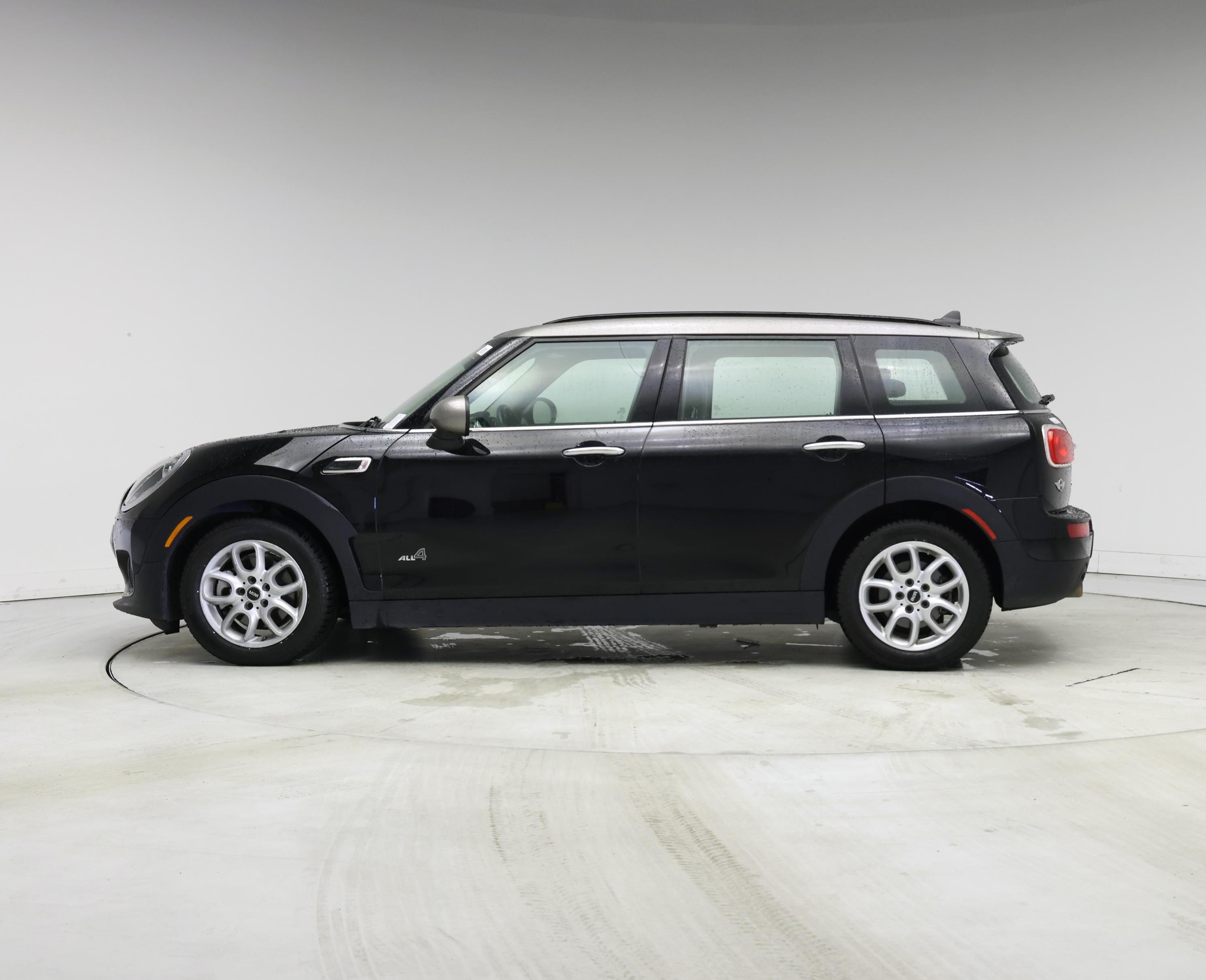 Thumbnail: 2017 MINI Cooper Clubman - 3