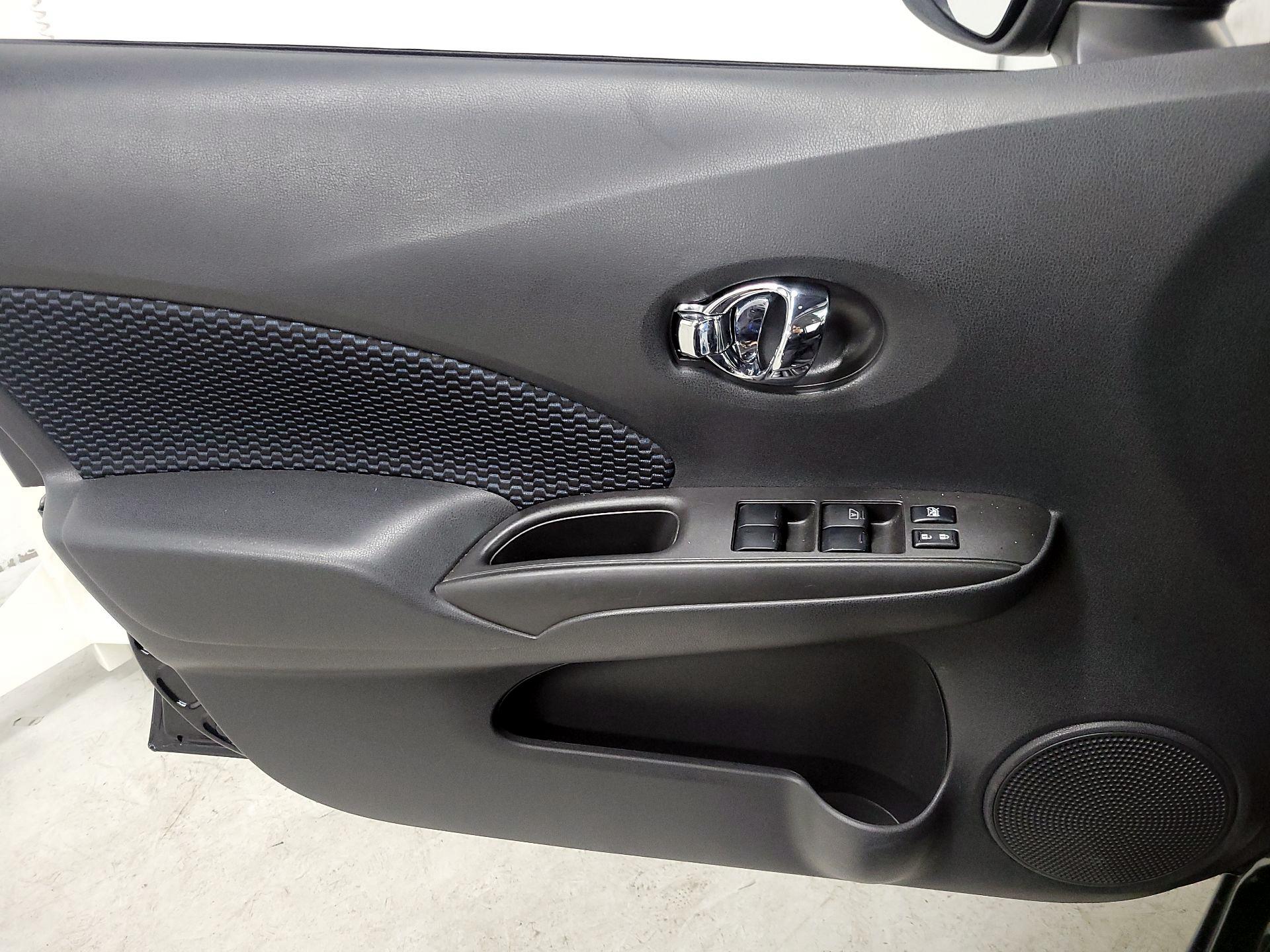 Thumbnail: 2015 Nissan Versa Note - 12