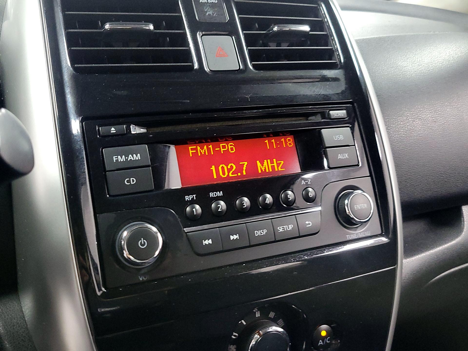 Thumbnail: 2015 Nissan Versa Note - 14
