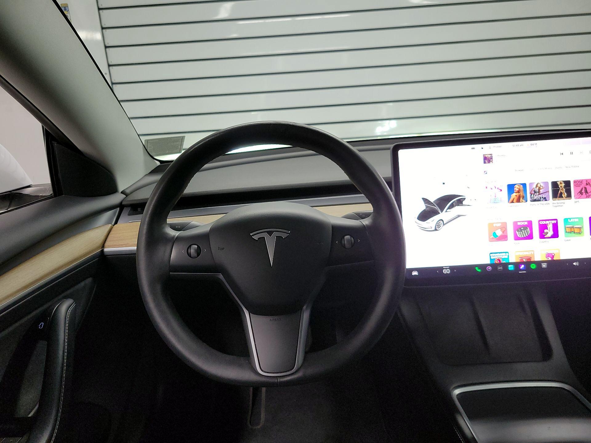 Thumbnail: 2021 Tesla Model 3 - 10