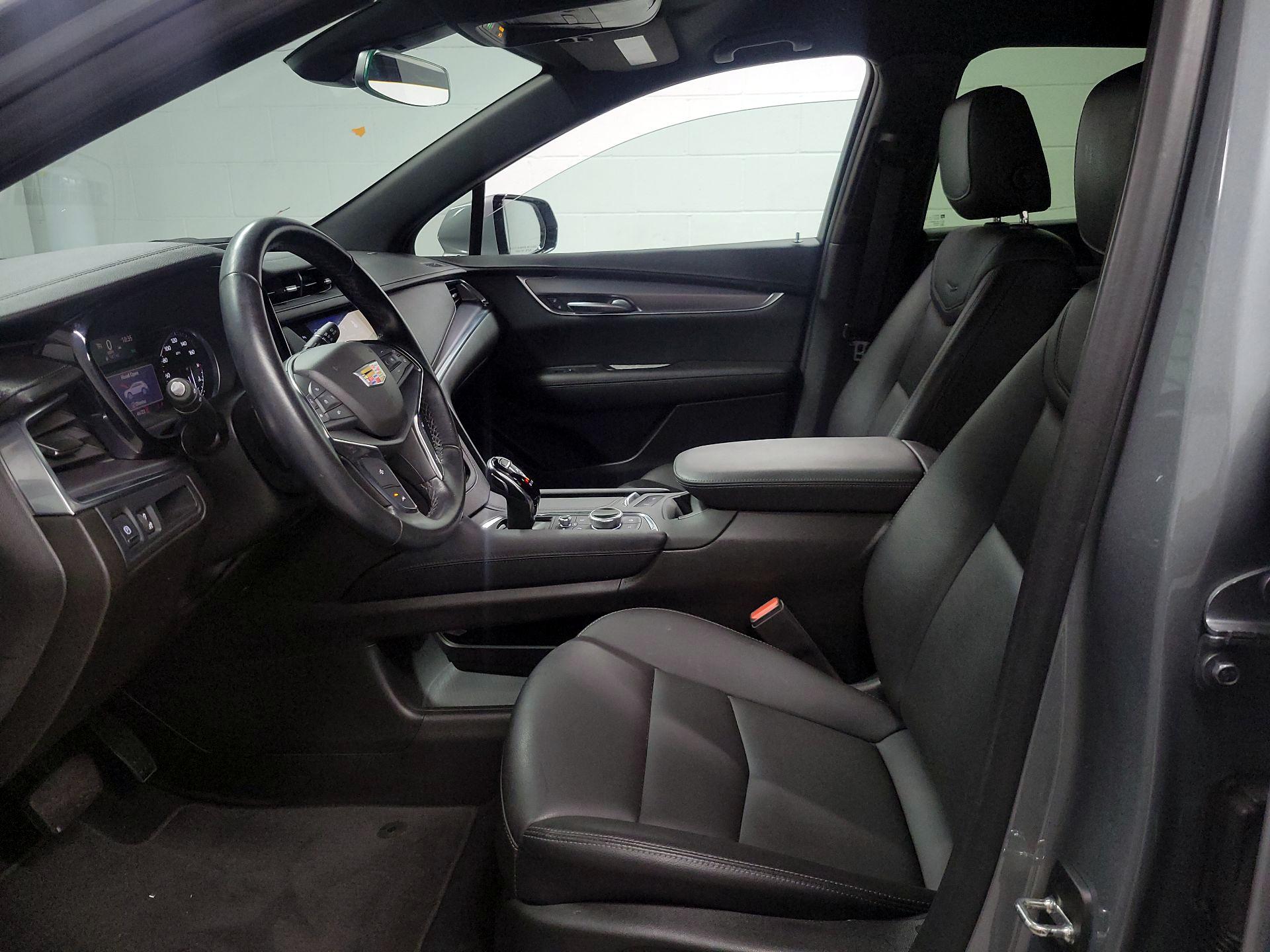 Thumbnail: 2023 Cadillac XT5 - 11