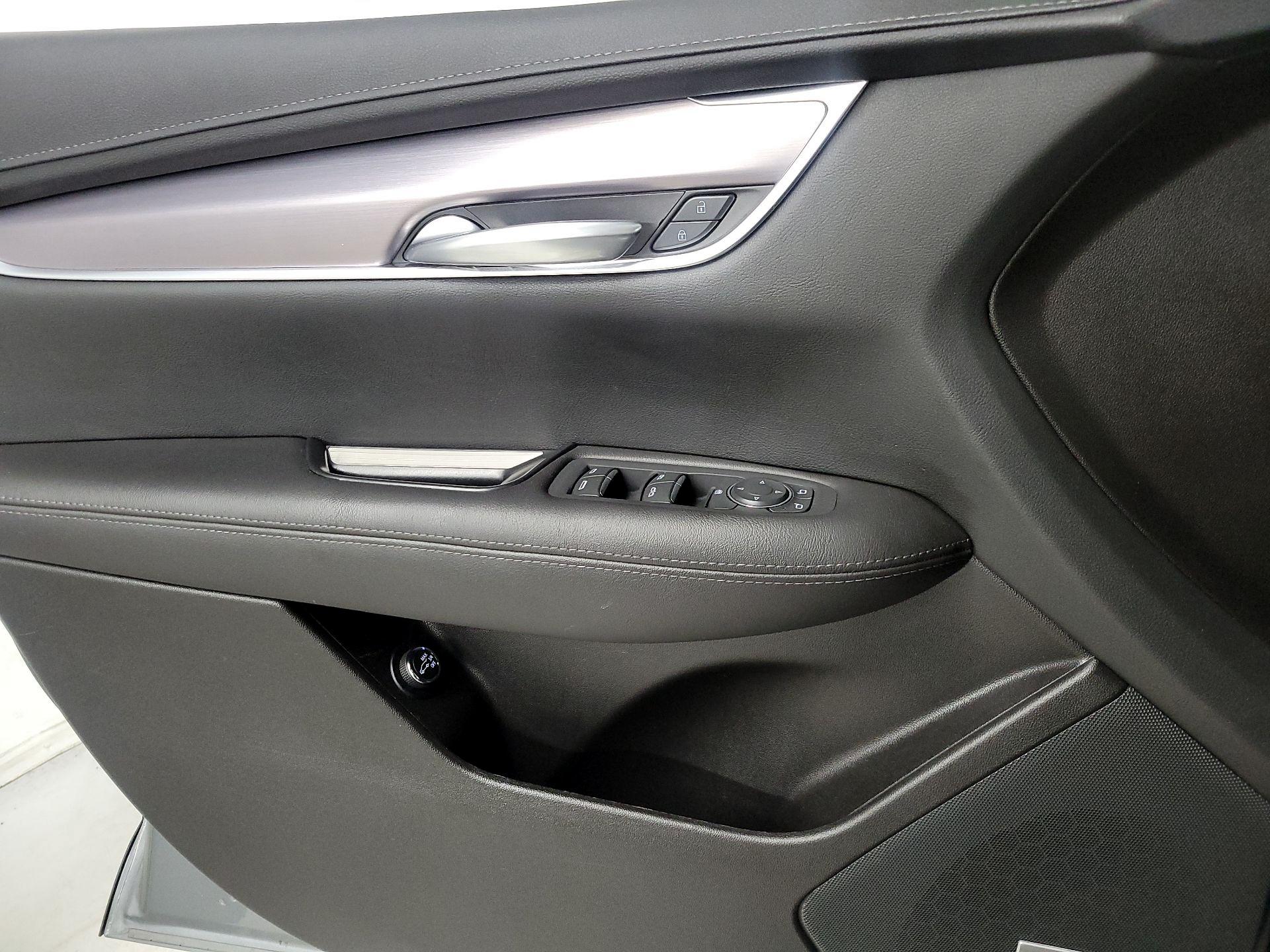 Thumbnail: 2023 Cadillac XT5 - 12
