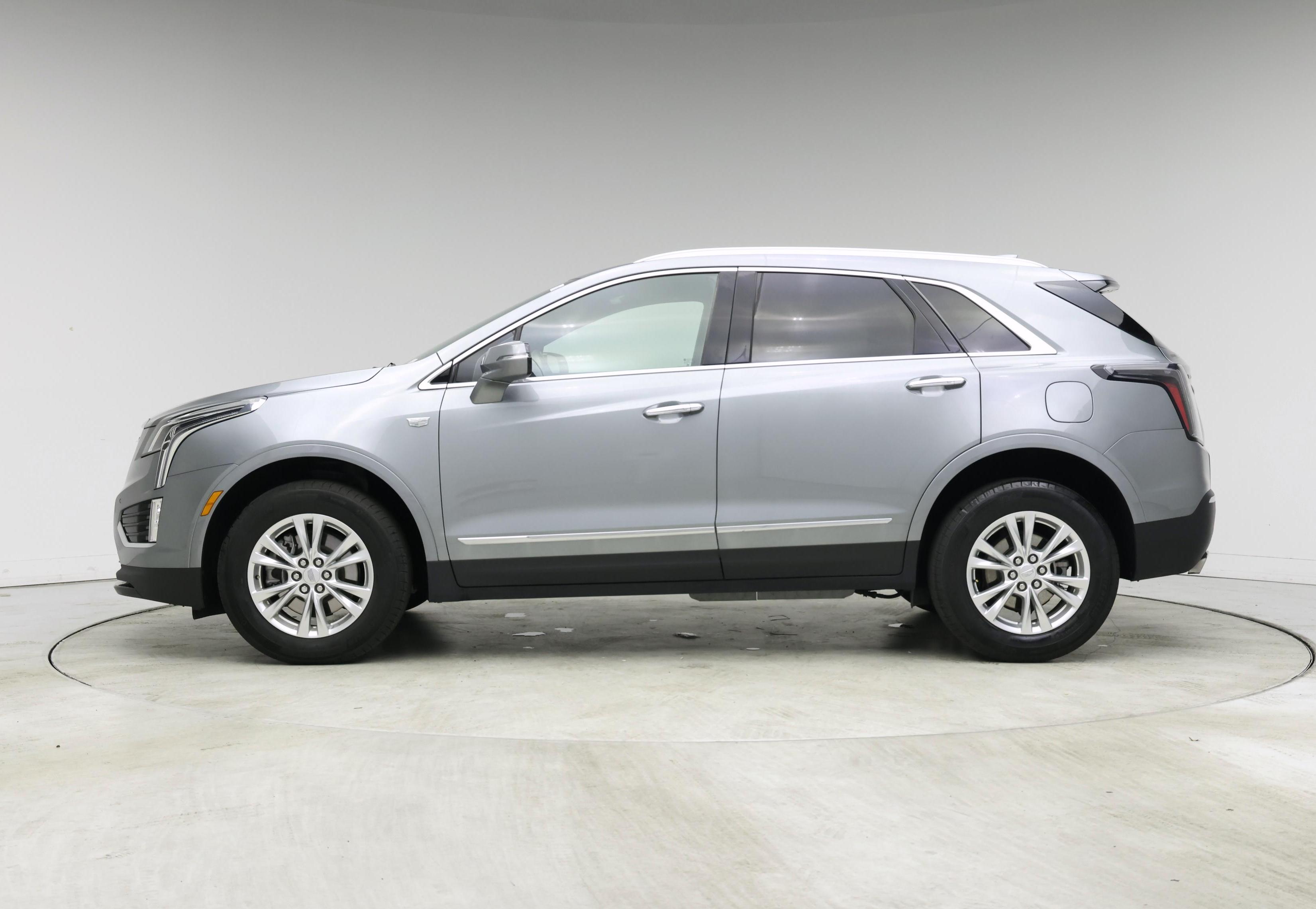 Thumbnail: 2023 Cadillac XT5 - 3