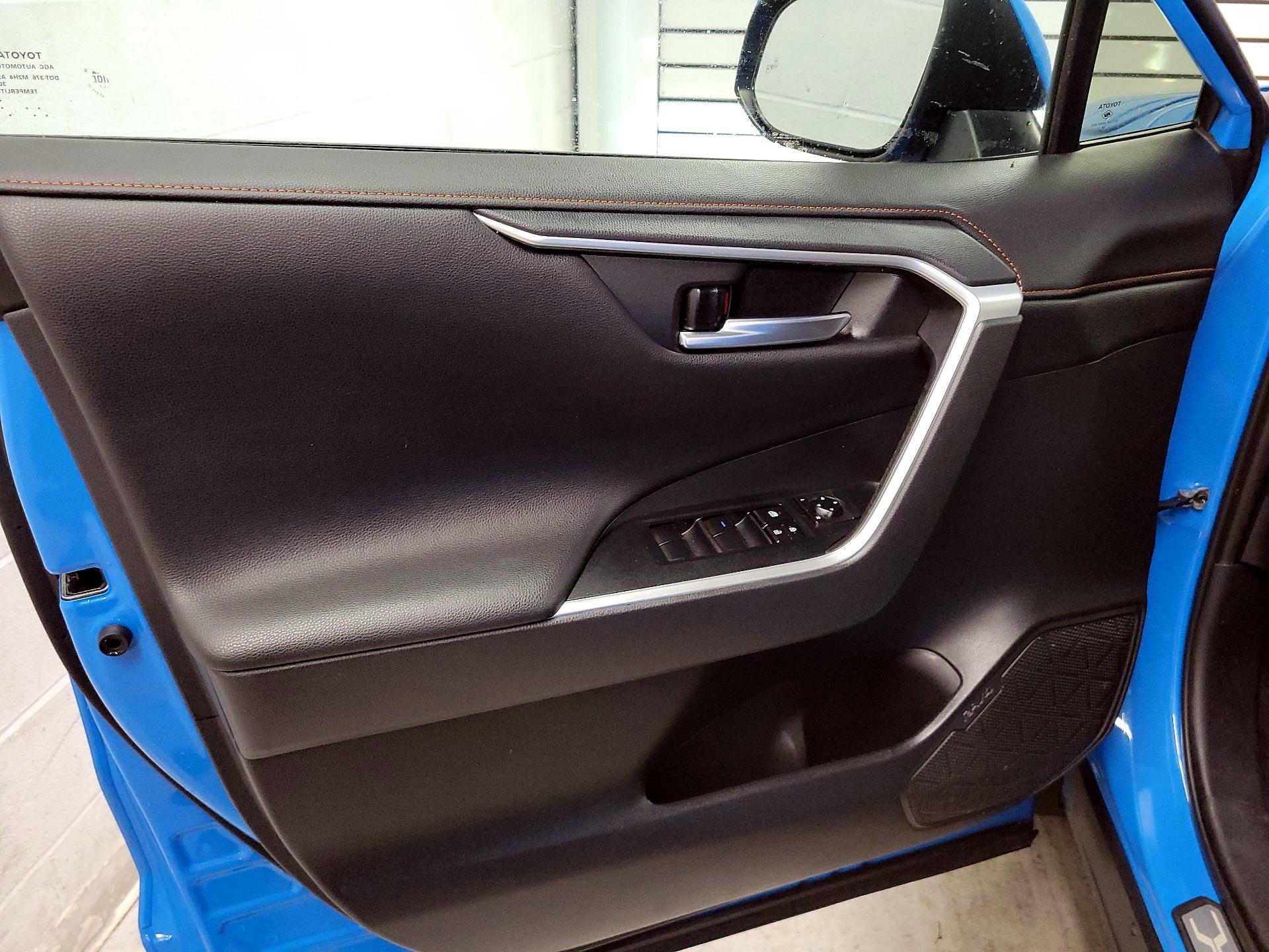 Thumbnail: 2019 Toyota RAV4 - 12