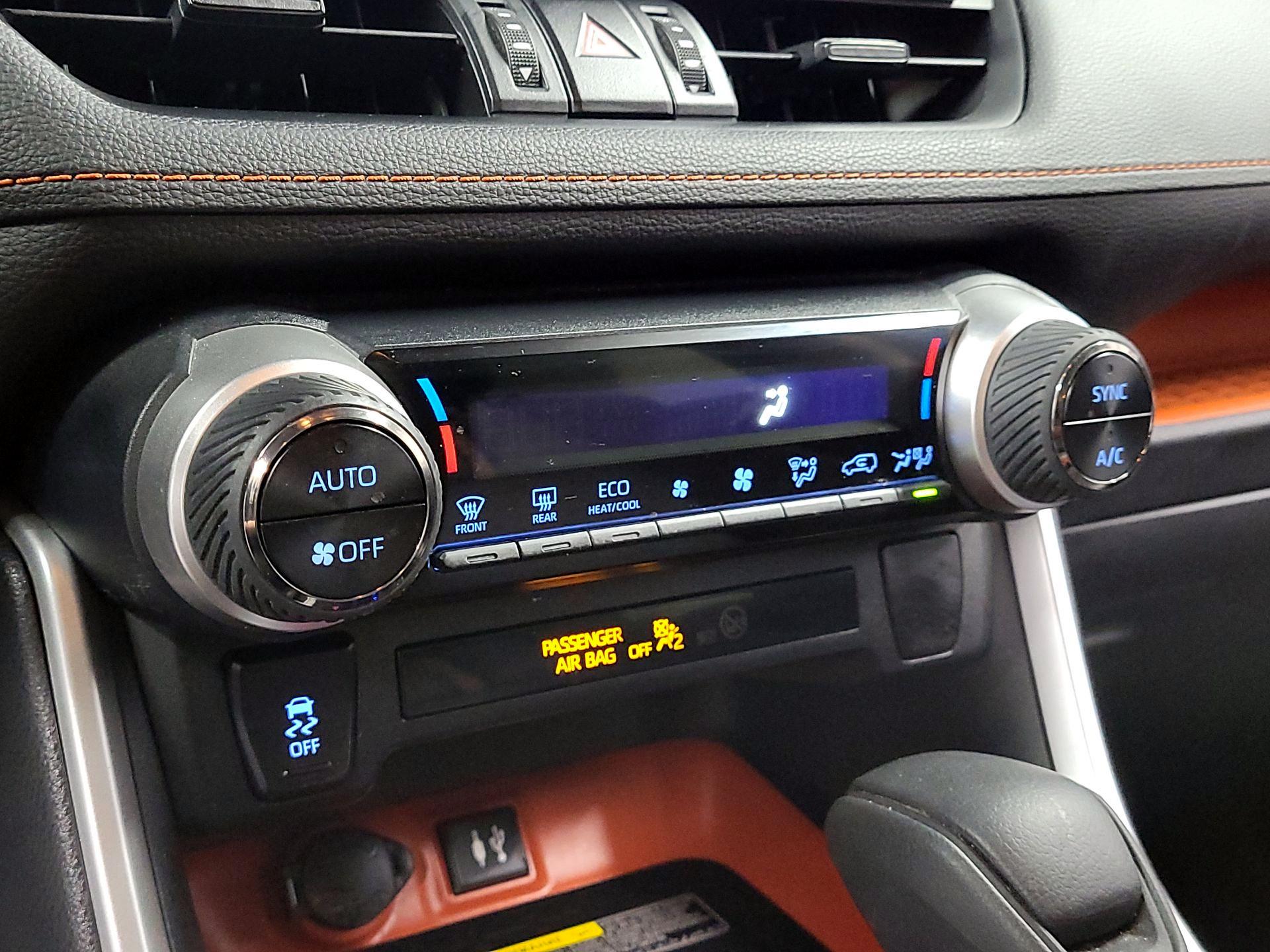 Thumbnail: 2019 Toyota RAV4 - 16