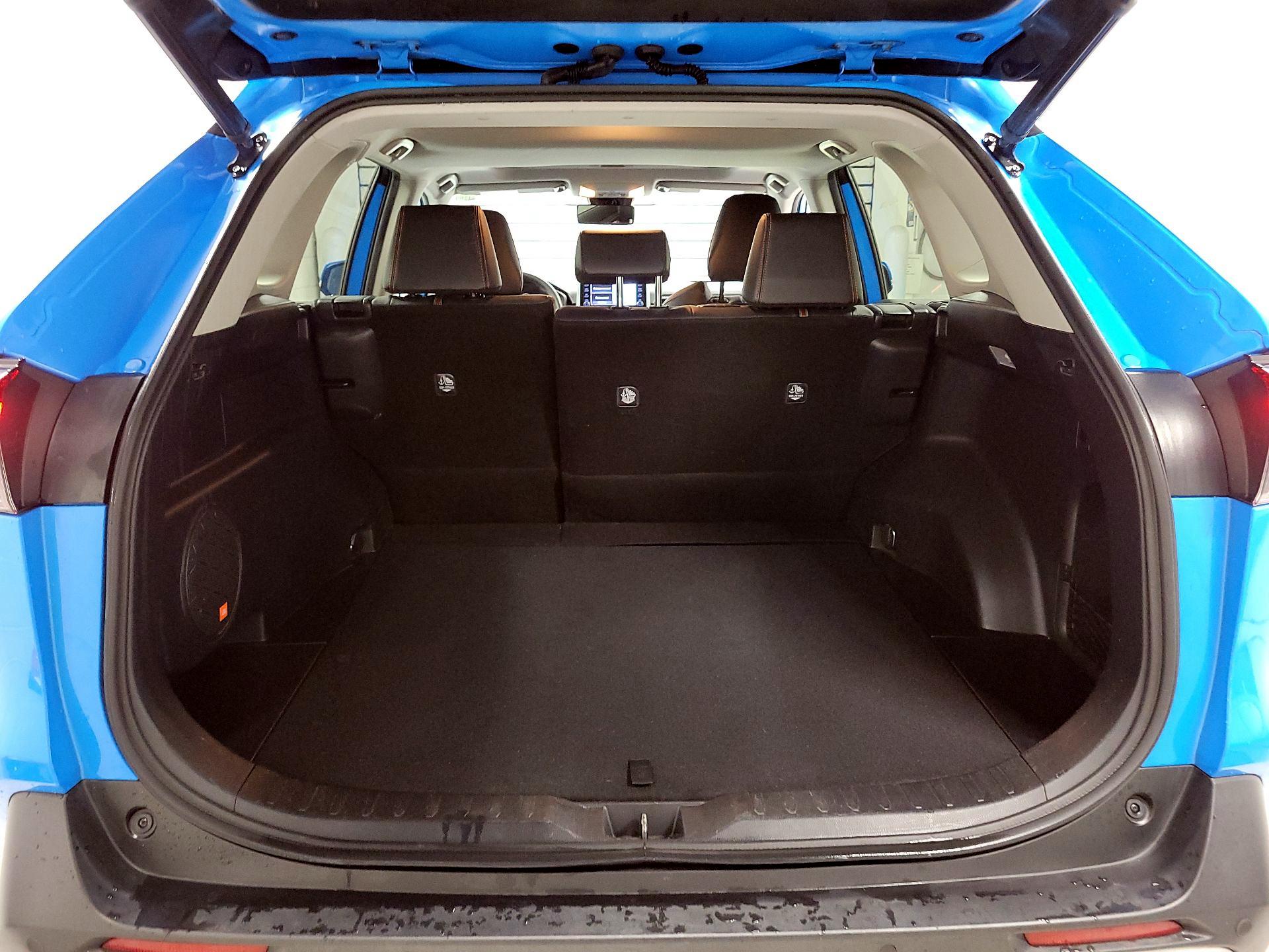 Thumbnail: 2019 Toyota RAV4 - 19