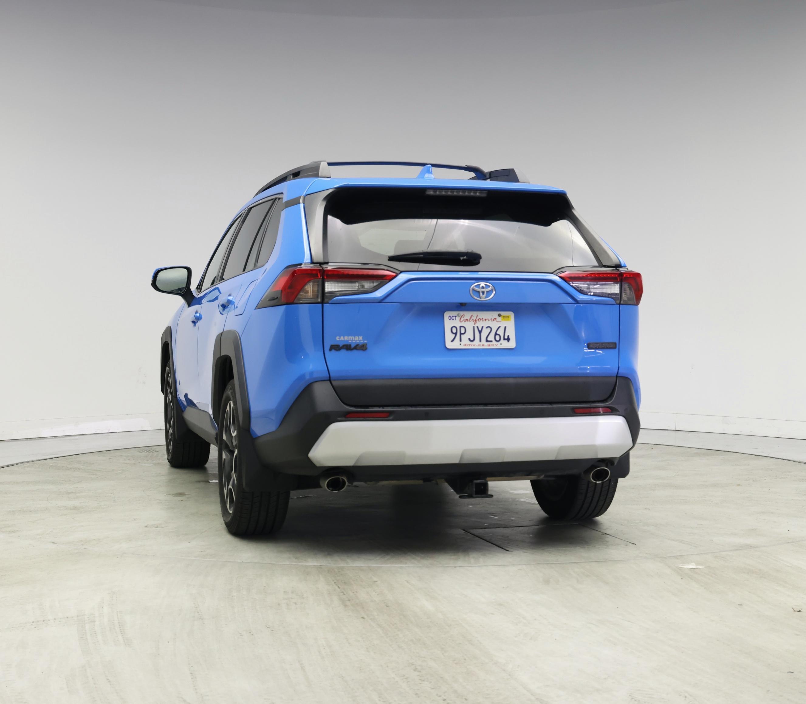 Thumbnail: 2019 Toyota RAV4 - 6