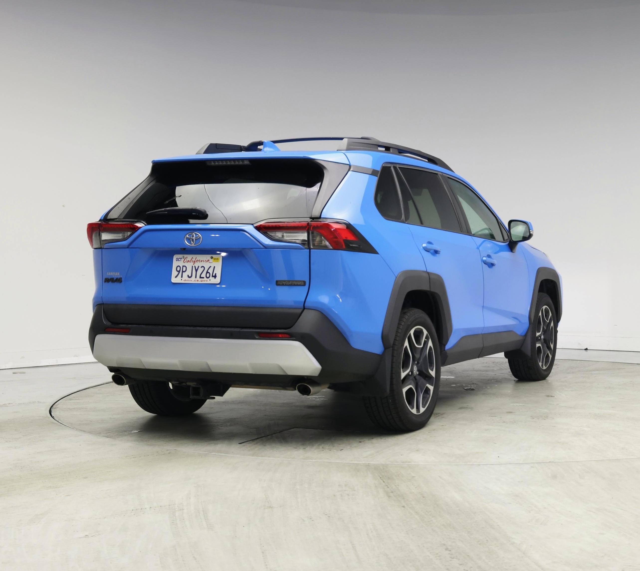 Thumbnail: 2019 Toyota RAV4 - 8